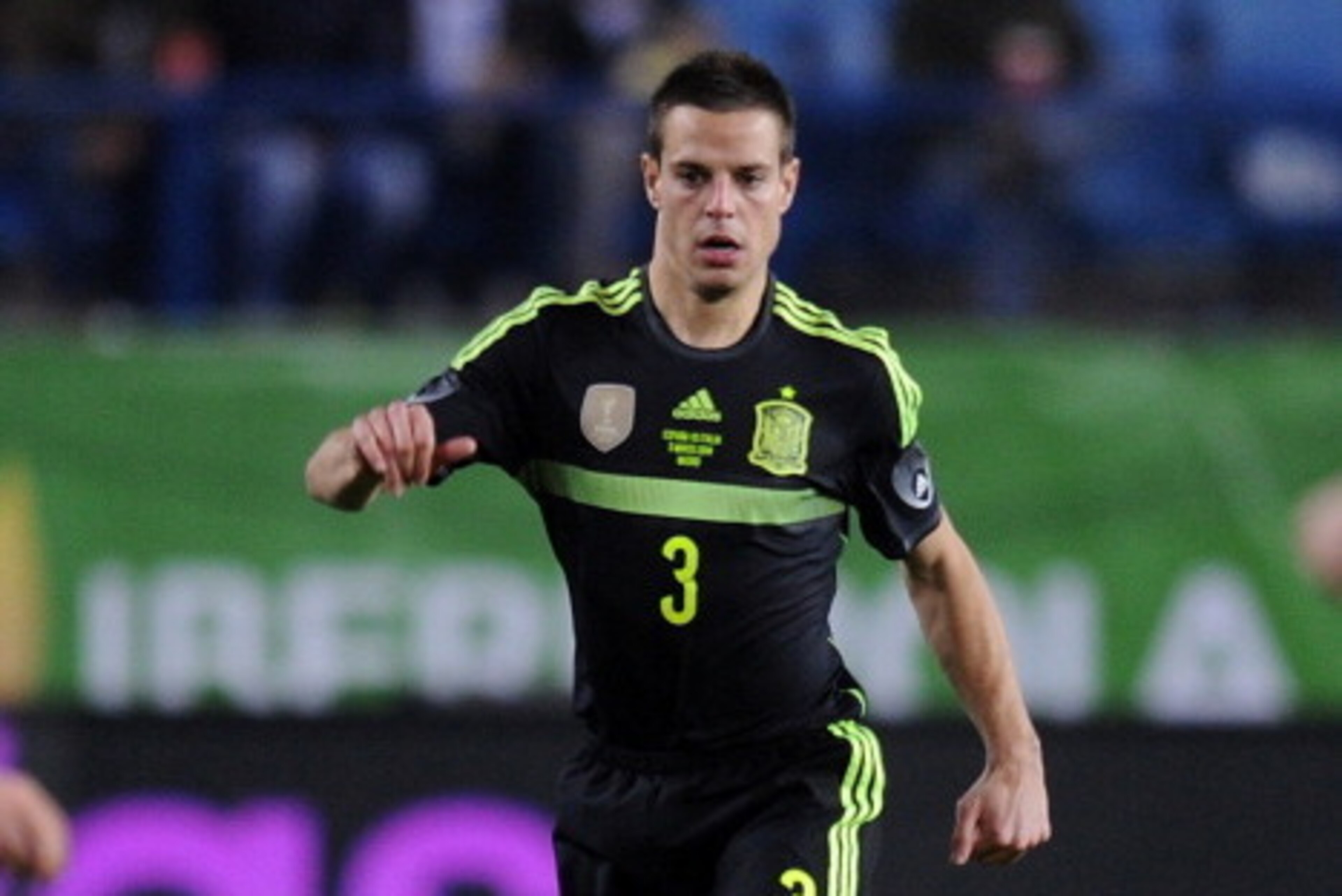 MADRID, SPAIN - MARCH 05:  Cesar Azpilicueta of Spain in action during the   international friendly match between Spain and Italy at the Vicente Calderon Stadium on March 5, 2014 in Madrid, Spain.  (Photo by Denis Doyle/Getty Images)