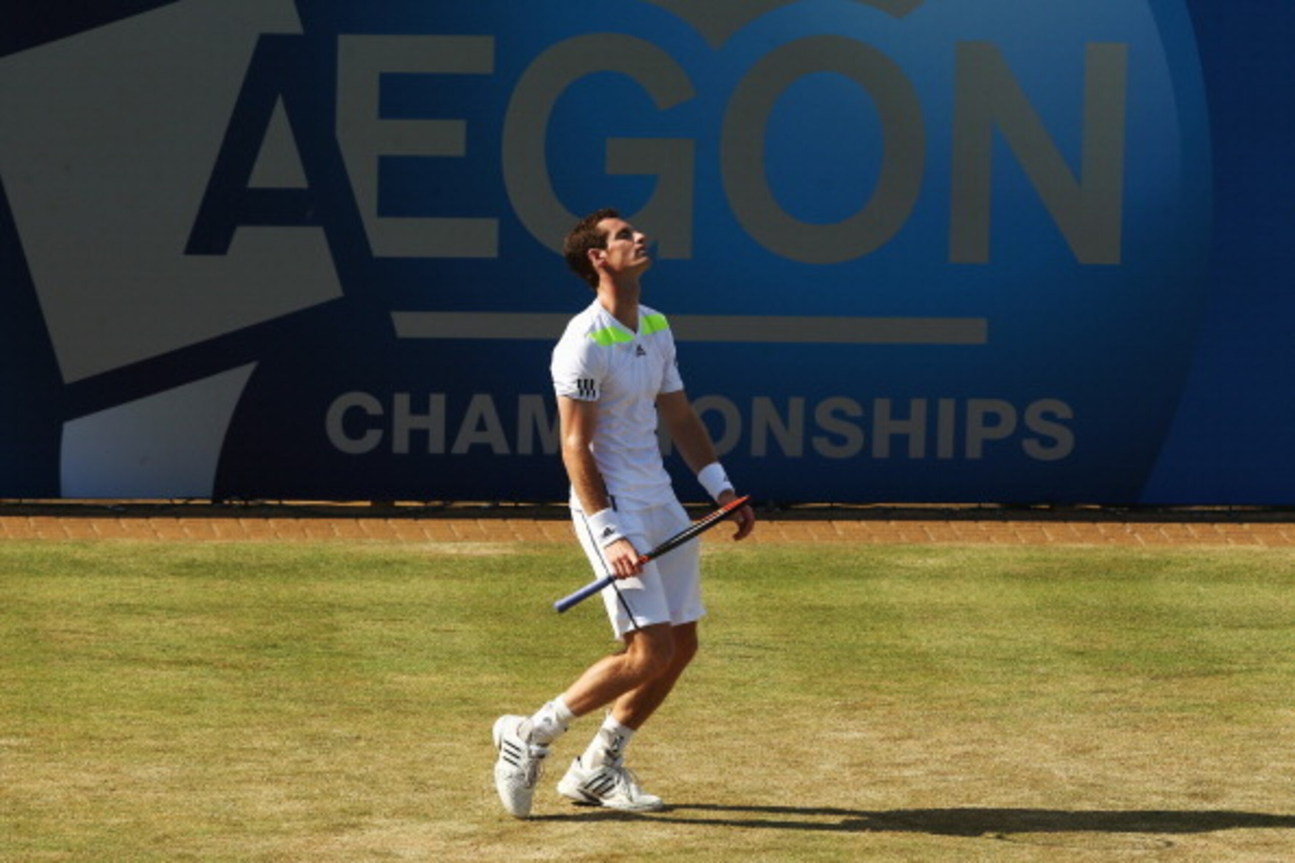 LONDON, ENGLAND - JUNE 12:  Andy Murray of Great Britain reacts in his match against Radek Stepanek of the Czech Republic during their Men's Singles on day four of the Aegon Championships at Queens Club on June 12, 2014 in London, England.  (Photo by Matt