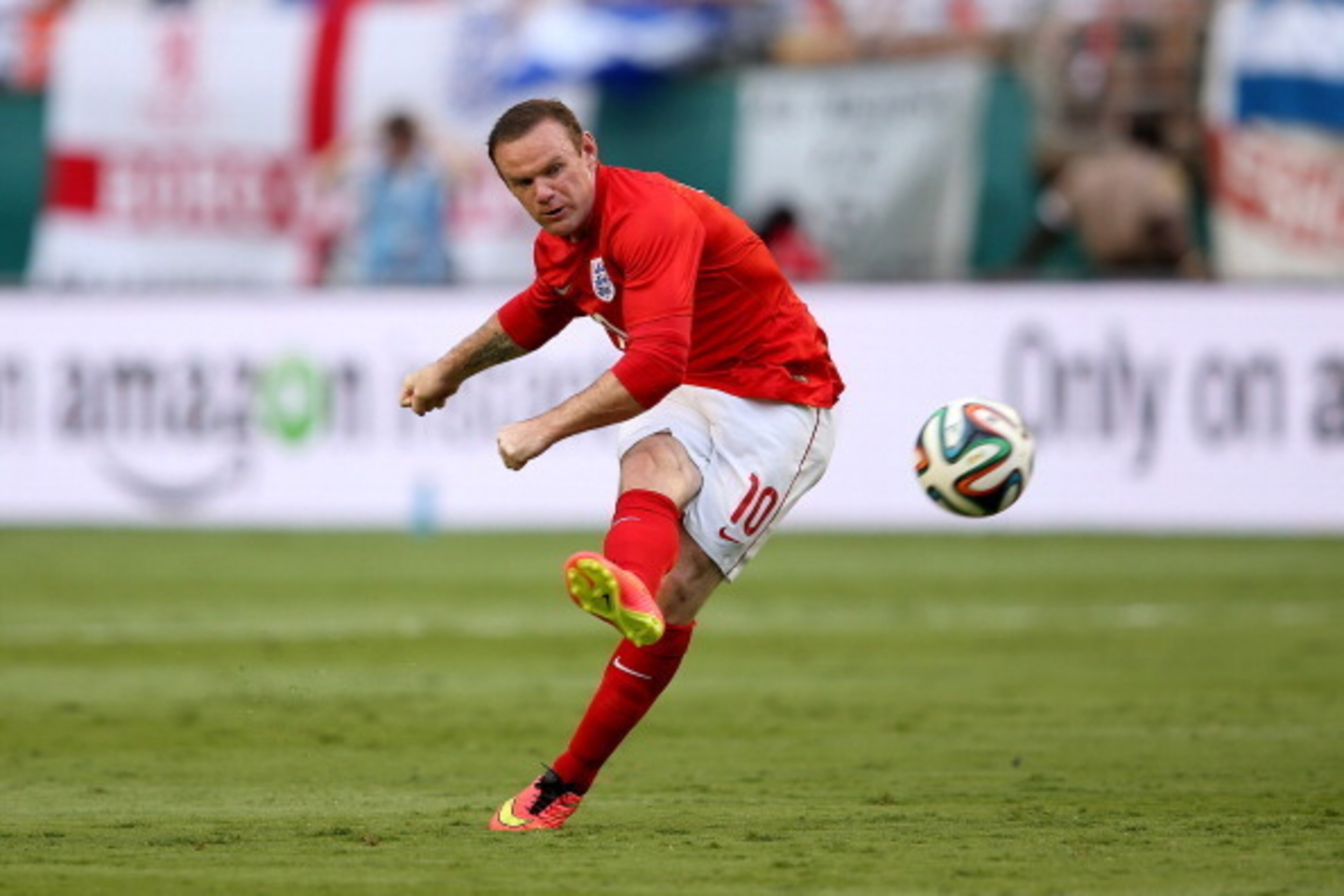 MIAMI GARDENS, FL - JUNE 07:  Wayne Rooney of England takes a free kick during the International Friendly match between England and Honduras at the Sun Life Stadium on June 7, 2014 in Miami Gardens, Florida.  (Photo by Richard Heathcote/Getty Images)
