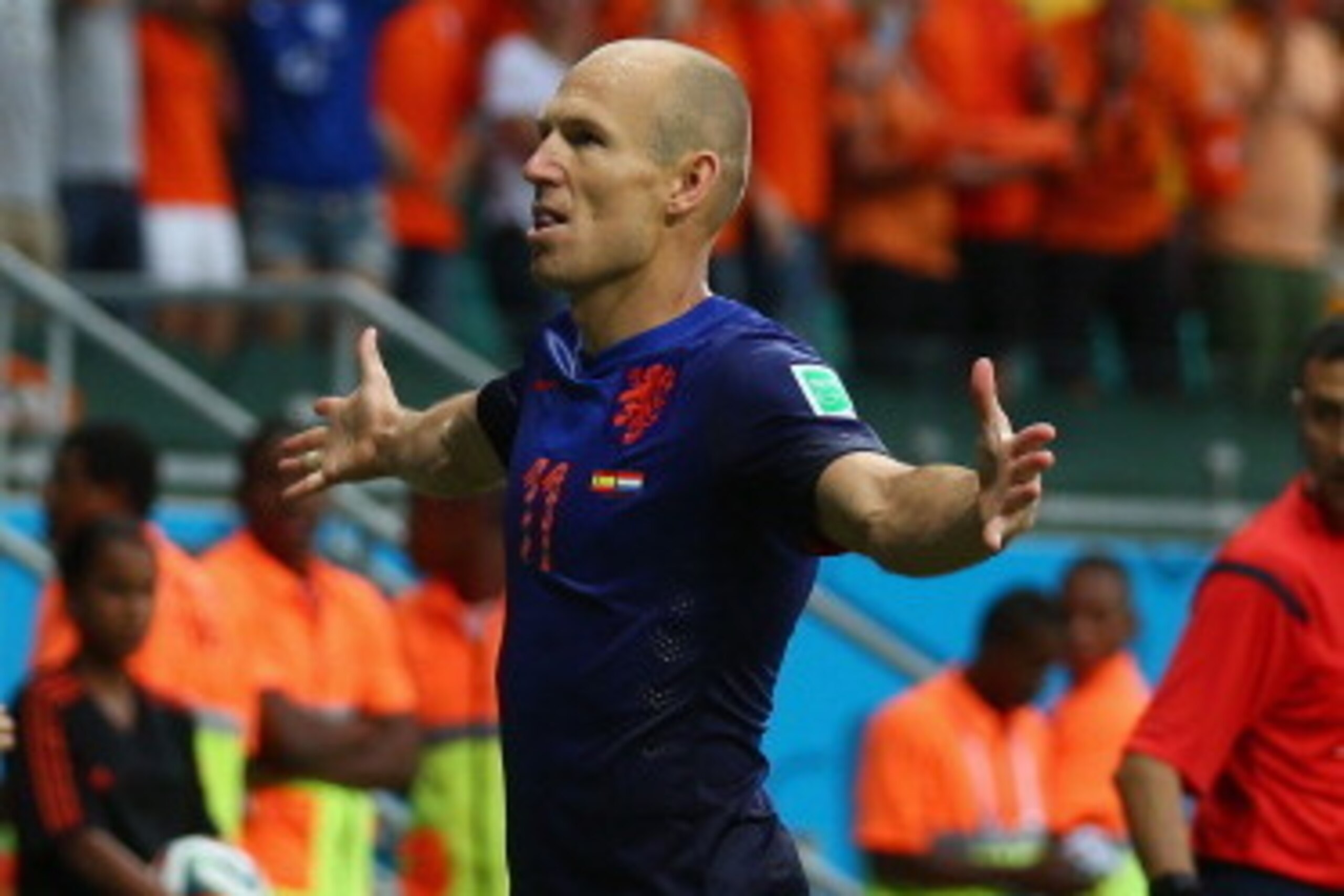 SALVADOR, BRAZIL - JUNE 13: Arjen Robben of the Netherlands celebrates the fifth goal during the 2014 FIFA World Cup Brazil Group B match between Spain and Netherlands at Arena Fonte Nova on June 13, 2014 in Salvador, Brazil. (Photo by Paul Gilham/Getty SALVADOR, BRAZIL - JUNE 13: Arjen Robben of the Netherlands celebrates the fifth goal during the 2014 FIFA World Cup Brazil Group B match between Spain and Netherlands at Arena Fonte Nova on June 13, 2014 in Salvador, Brazil. (Photo by Paul Gilham/Getty