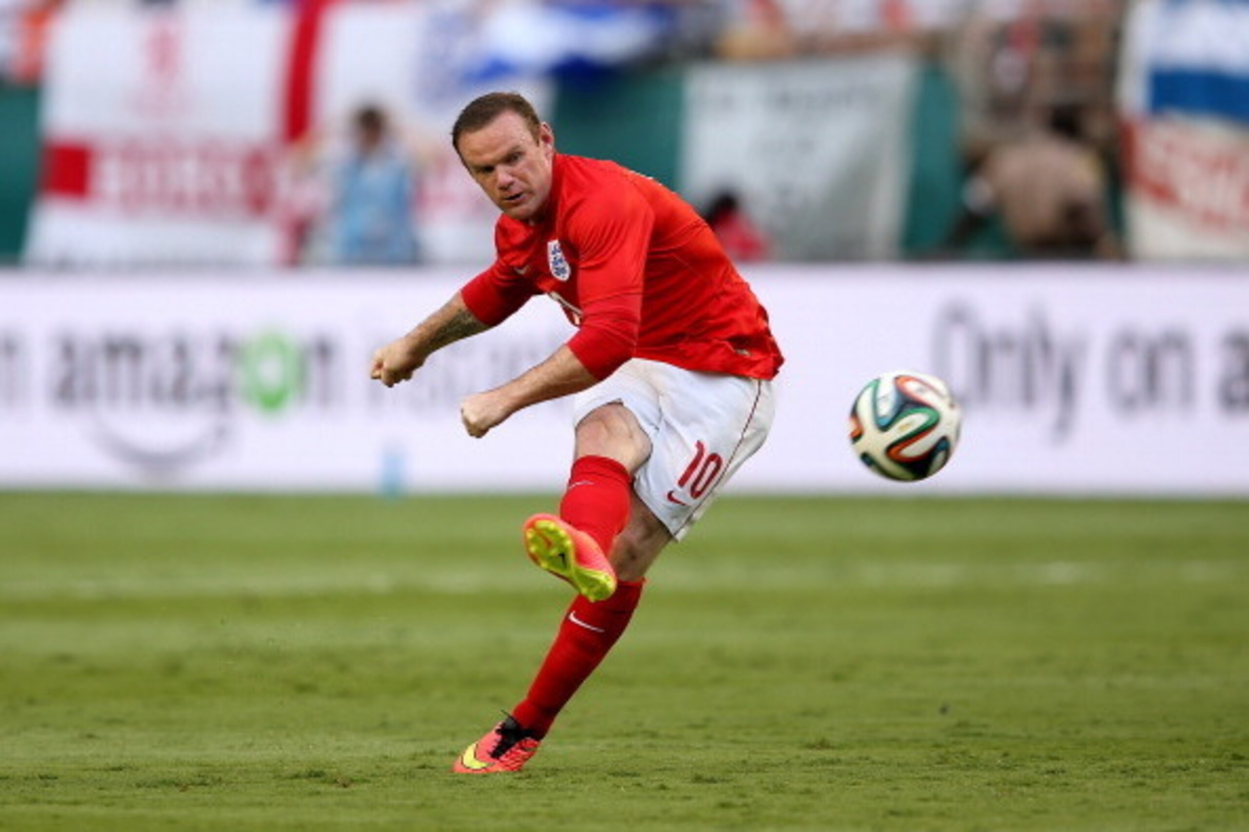 MIAMI GARDENS, FL - JUNE 07:  Wayne Rooney of England takes a free kick during the International Friendly match between England and Honduras at the Sun Life Stadium on June 7, 2014 in Miami Gardens, Florida.  (Photo by Richard Heathcote/Getty Images)