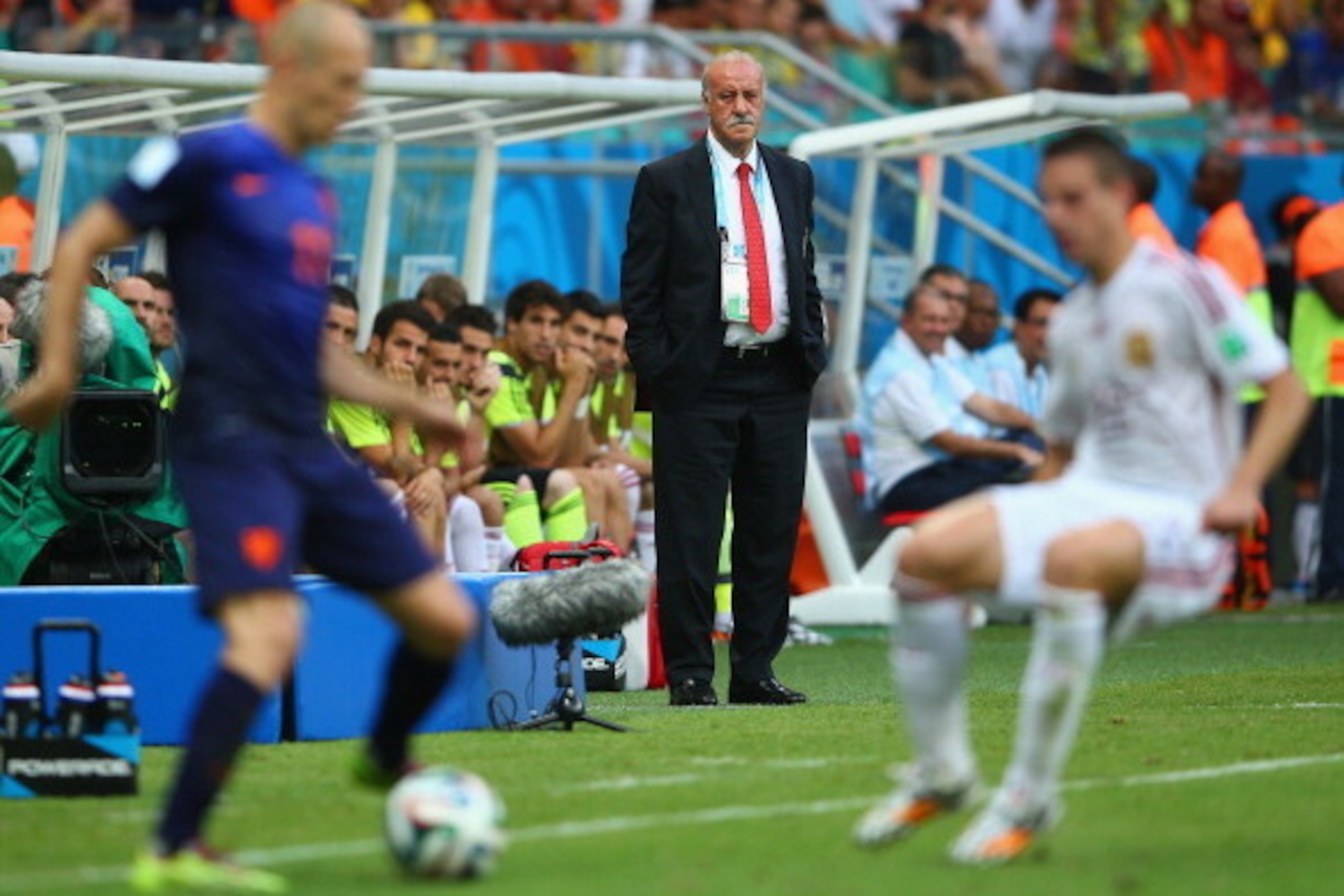 SALVADOR, BRAZIL - JUNE 13: Head coach Vicente del Bosque of Spain looks on during the 2014 FIFA World Cup Brazil Group B match between Spain and Netherlands at Arena Fonte Nova on June 13, 2014 in Salvador, Brazil.  (Photo by Paul Gilham/Getty Images)