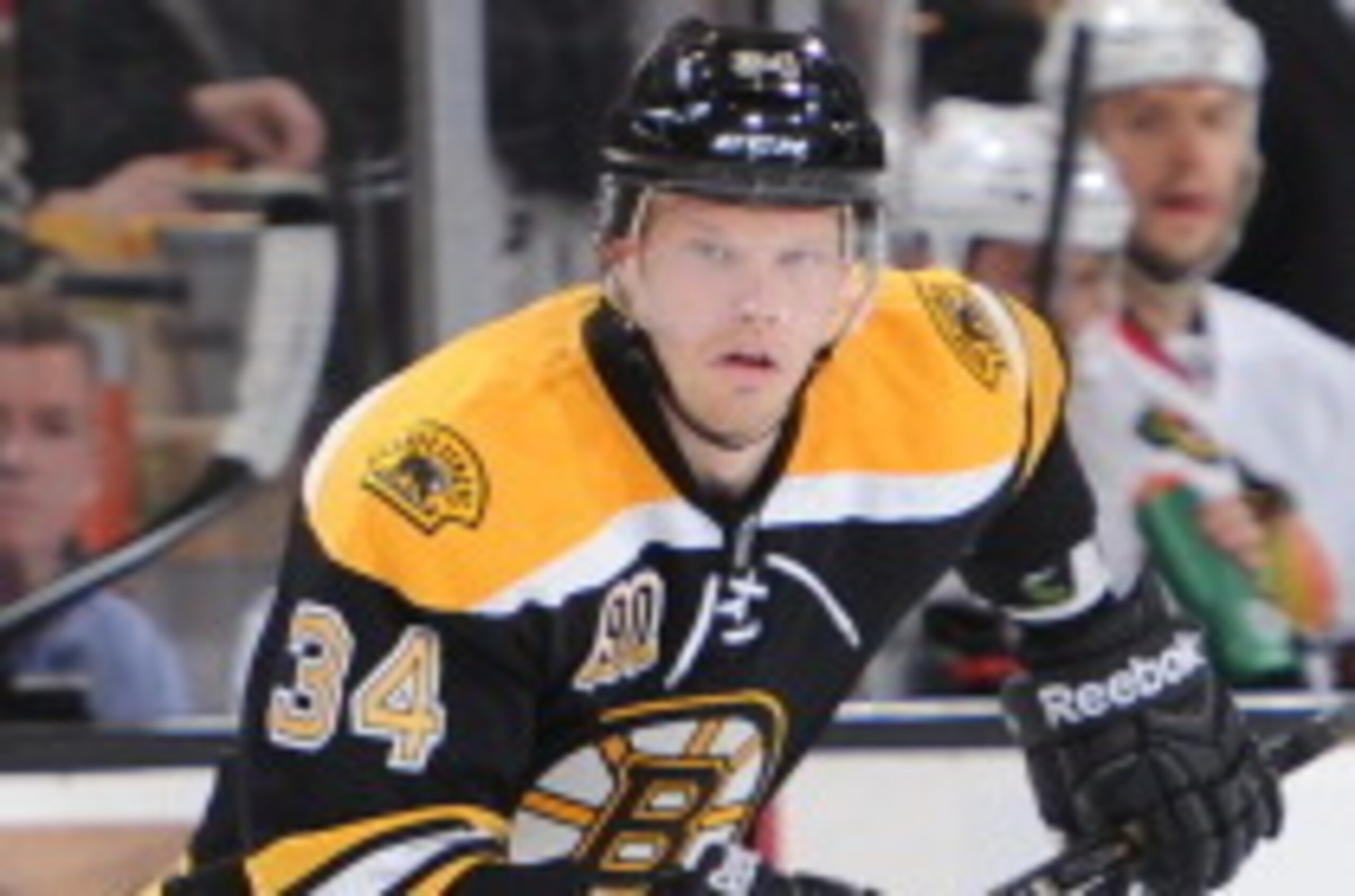 BOSTON, MA - MARCH 27: Carl Soderberg #34 of the Boston Bruins skates against the Chicago Blackhawks at the TD Garden on March 27, 2014 in Boston, Massachusetts.  (Photo by Steve Babineau/NHLI via Getty Images)