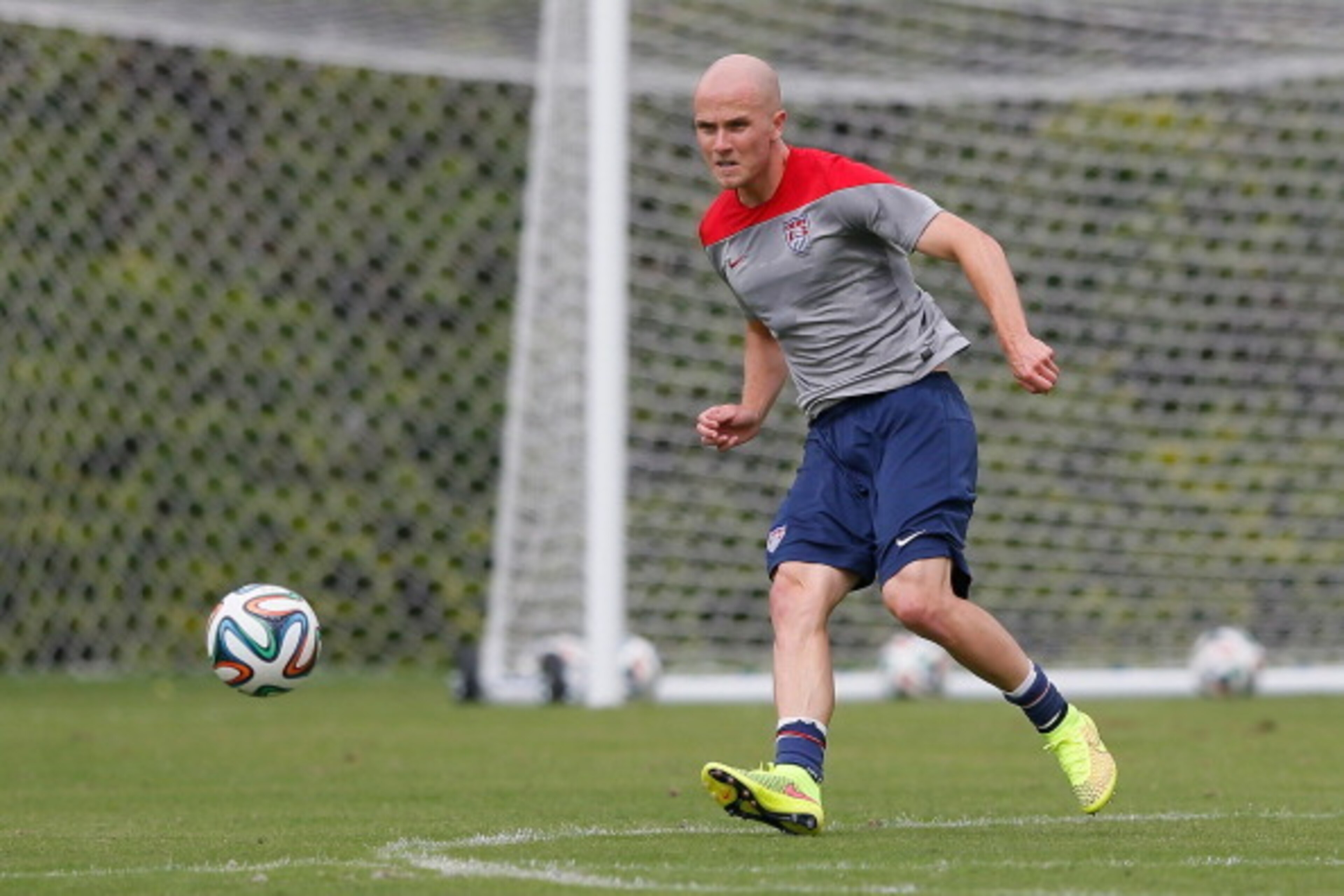 SAO PAULO, BRAZIL - JUNE 11: Michael Bradley of the United States runs drills during their training session at Sao Paulo FC on June 11, 2014 in Sao Paulo, Brazil. (Photo by Kevin C. Cox/Getty Images) SAO PAULO, BRAZIL - JUNE 11: Michael Bradley of the United States runs drills during their training session at Sao Paulo FC on June 11, 2014 in Sao Paulo, Brazil. (Photo by Kevin C. Cox/Getty Images)