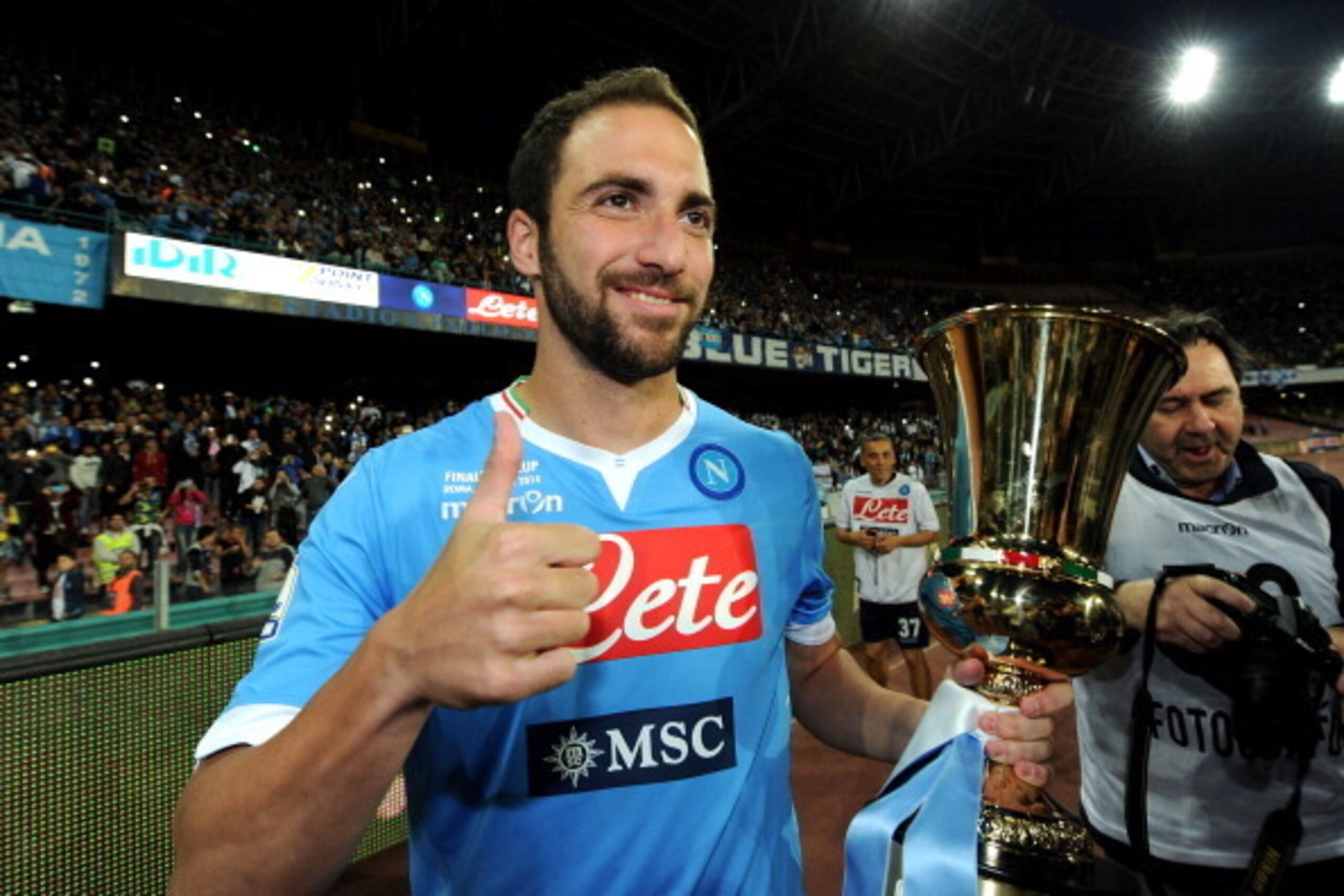NAPLES, ITALY - MAY 06: Gonzalo Higuain of Napoli with Tim Cup before the Serie A match between SSC Napoli and Cagliari Calcio at Stadio San Paolo on May 6, 2014 in Naples, Italy. (Photo by Giuseppe Bellini/Getty Images) NAPLES, ITALY - MAY 06: Gonzalo Higuain of Napoli with Tim Cup before the Serie A match between SSC Napoli and Cagliari Calcio at Stadio San Paolo on May 6, 2014 in Naples, Italy. (Photo by Giuseppe Bellini/Getty Images)