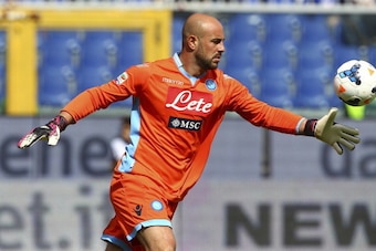 GENOA, ITALY - MAY 11:  Jose Manuel Reina of SSC Napoli in action during the Serie A match between UC Sampdoria and SSC Napoli at Stadio Luigi Ferraris on May 11, 2014 in Genoa, Italy.  (Photo by Marco Luzzani/Getty Images)