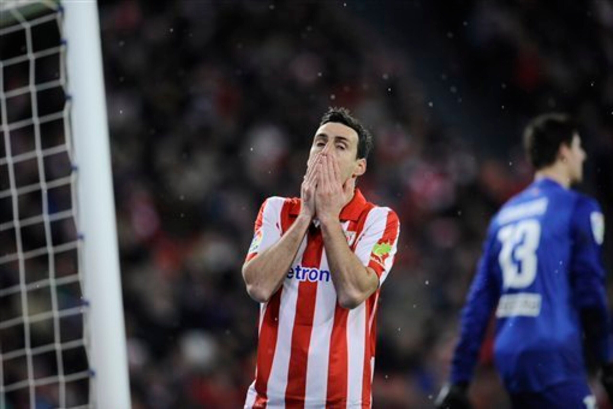 Aduriz needs help carrying the scoring load