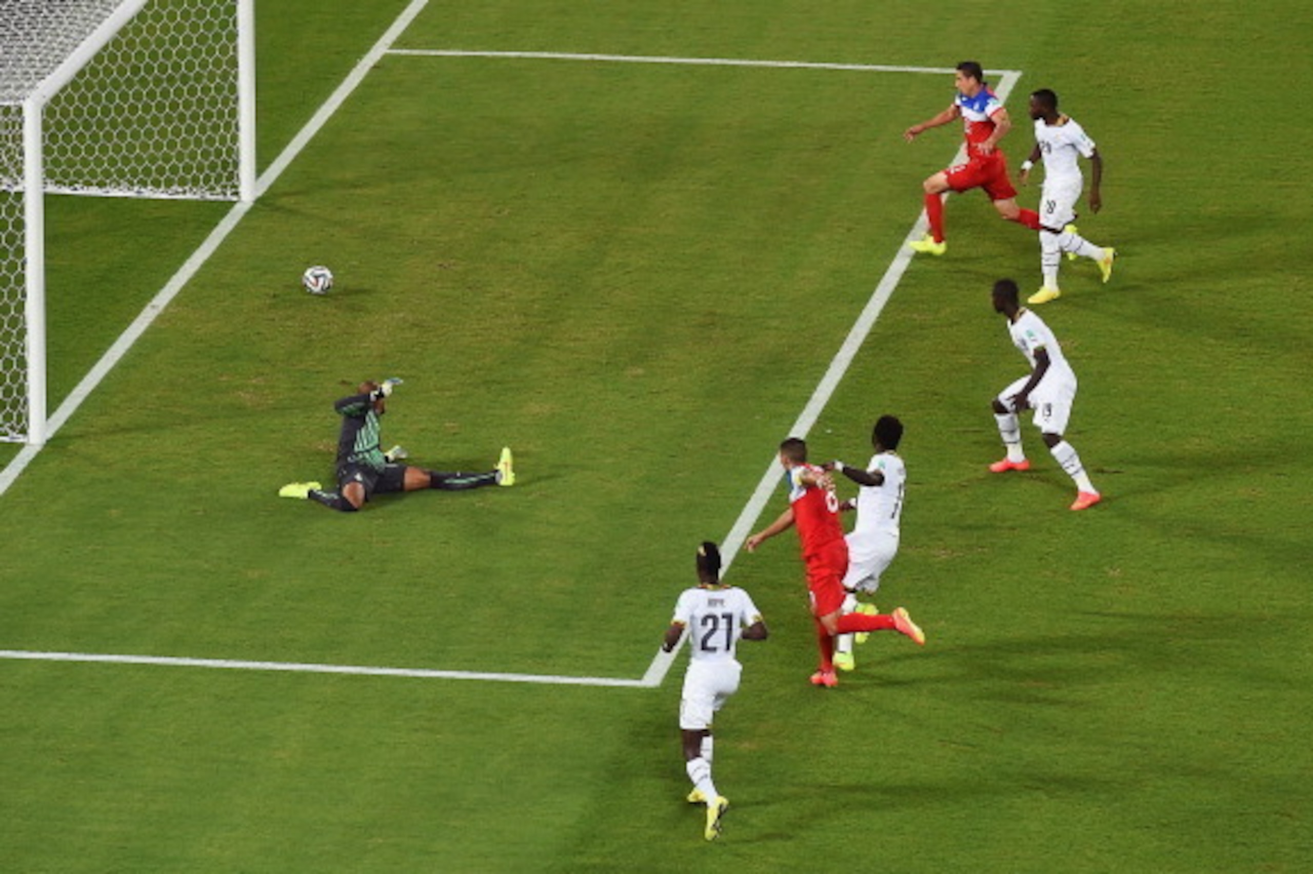 NATAL, BRAZIL - JUNE 16:  Clint Dempsey of the United States shoots and scores his team's first goal past goalkeeper Adam Kwarasey of Ghana during the 2014 FIFA World Cup Brazil Group G match between Ghana and the United States at Estadio das Dunas on Jun
