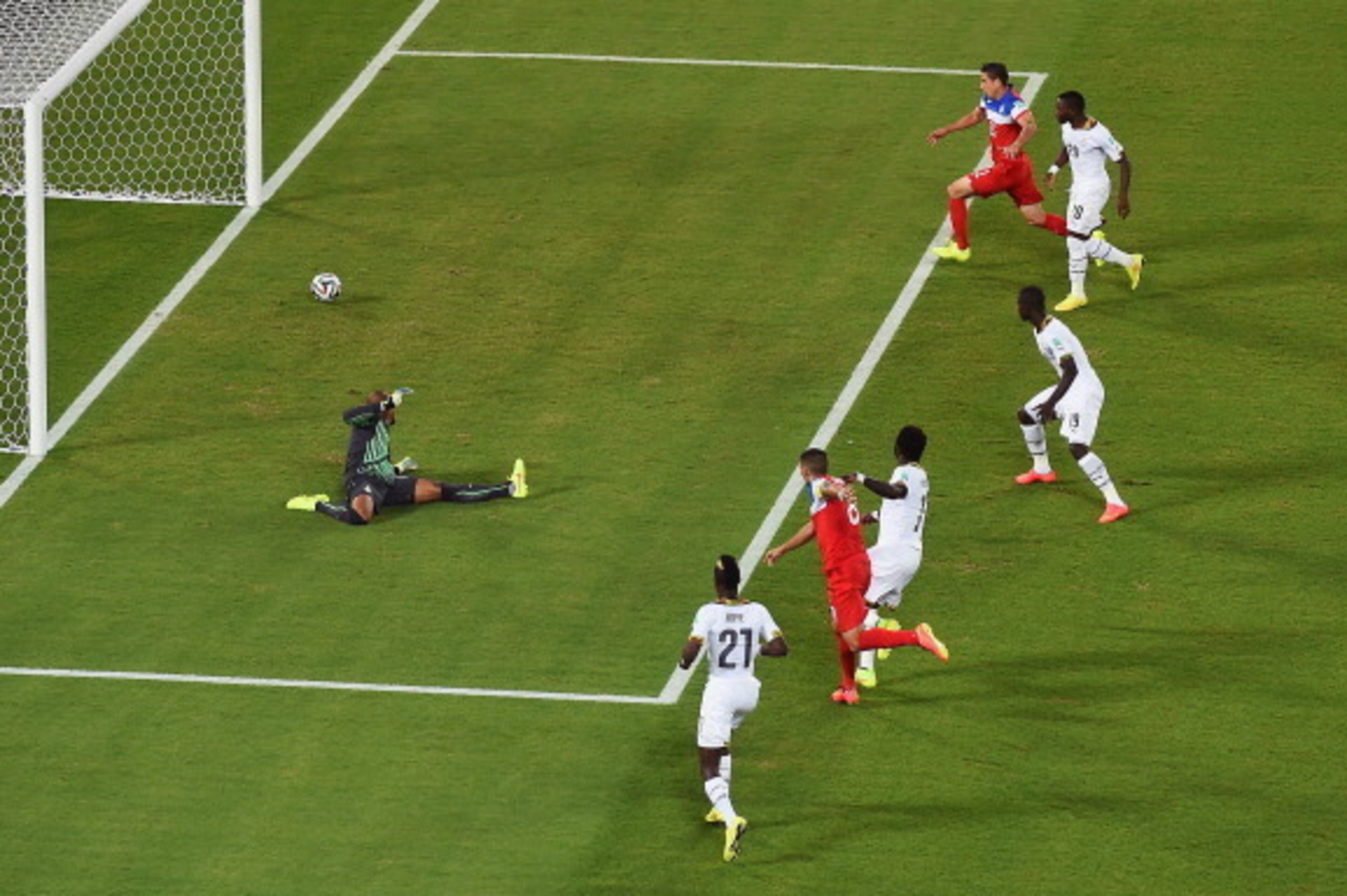 NATAL, BRAZIL - JUNE 16:  Clint Dempsey of the United States shoots and scores his team's first goal past goalkeeper Adam Kwarasey of Ghana during the 2014 FIFA World Cup Brazil Group G match between Ghana and the United States at Estadio das Dunas on Jun