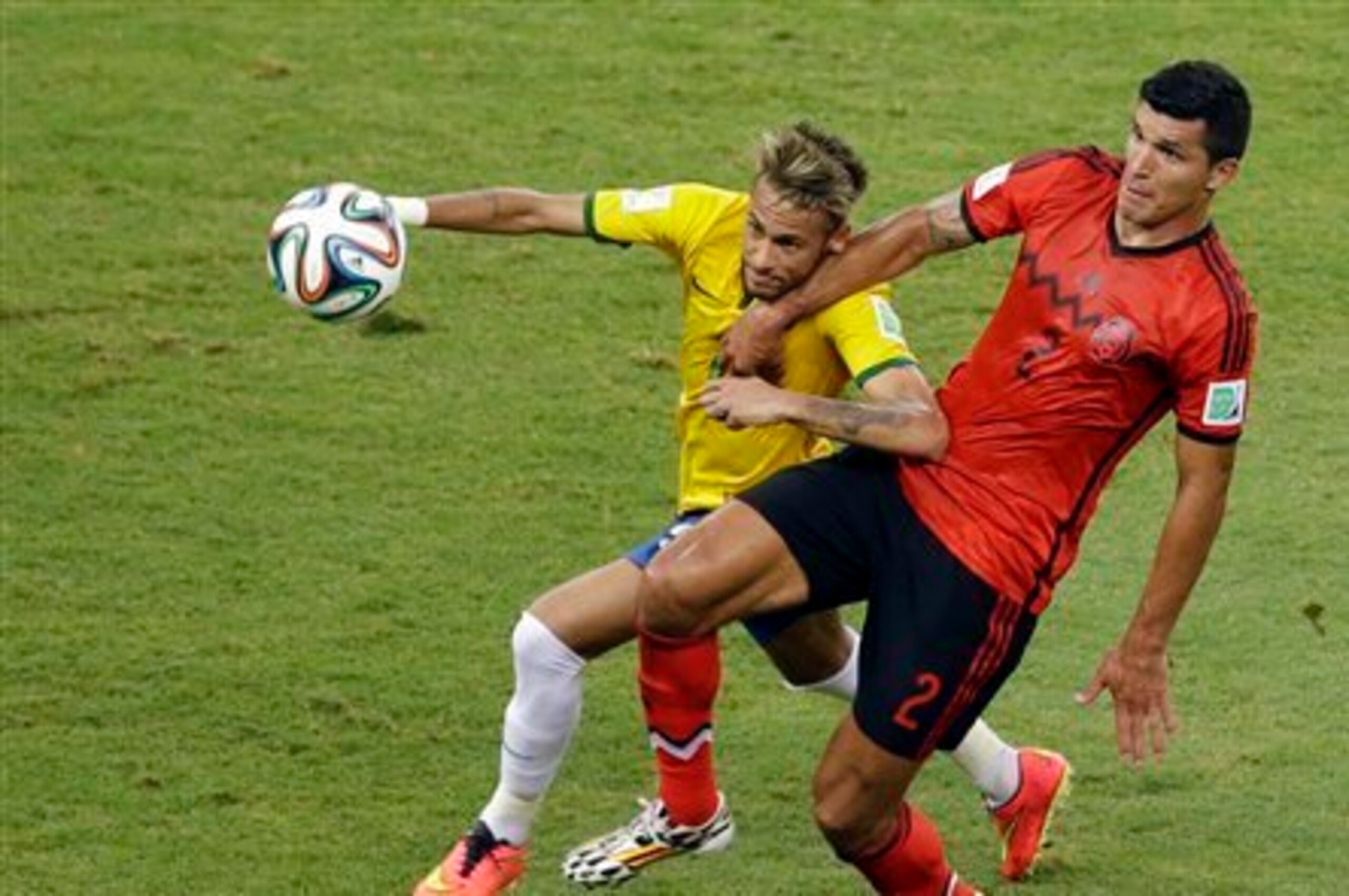 When Fred is off form, the goalscoring burden rests almost entirely on Neymar's shoulders. When Fred is off form, the goalscoring burden rests almost entirely on Neymar's shoulders.