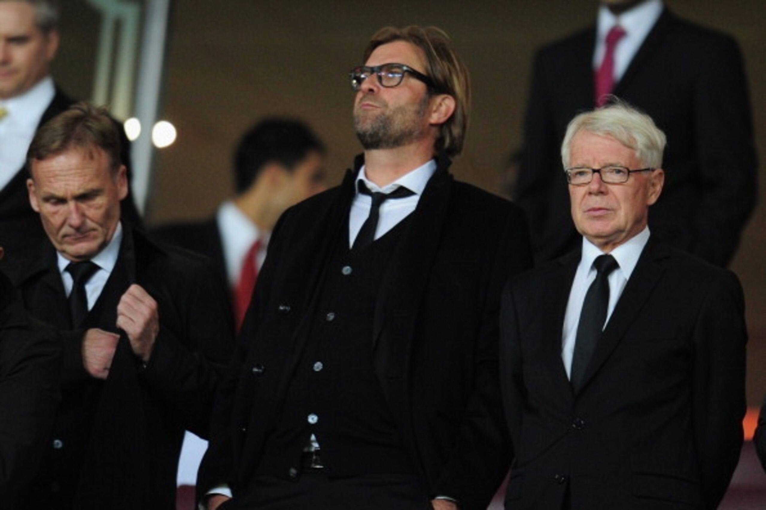 LONDON, ENGLAND - OCTOBER 22:  Head Coach Jurgen Klopp of Borussia Dortmund (C) looks on from the stands during the UEFA Champions League Group F match between Arsenal and  Borussia Dortmund at Emirates Stadium on October 22, 2013 in London, England.  (Ph