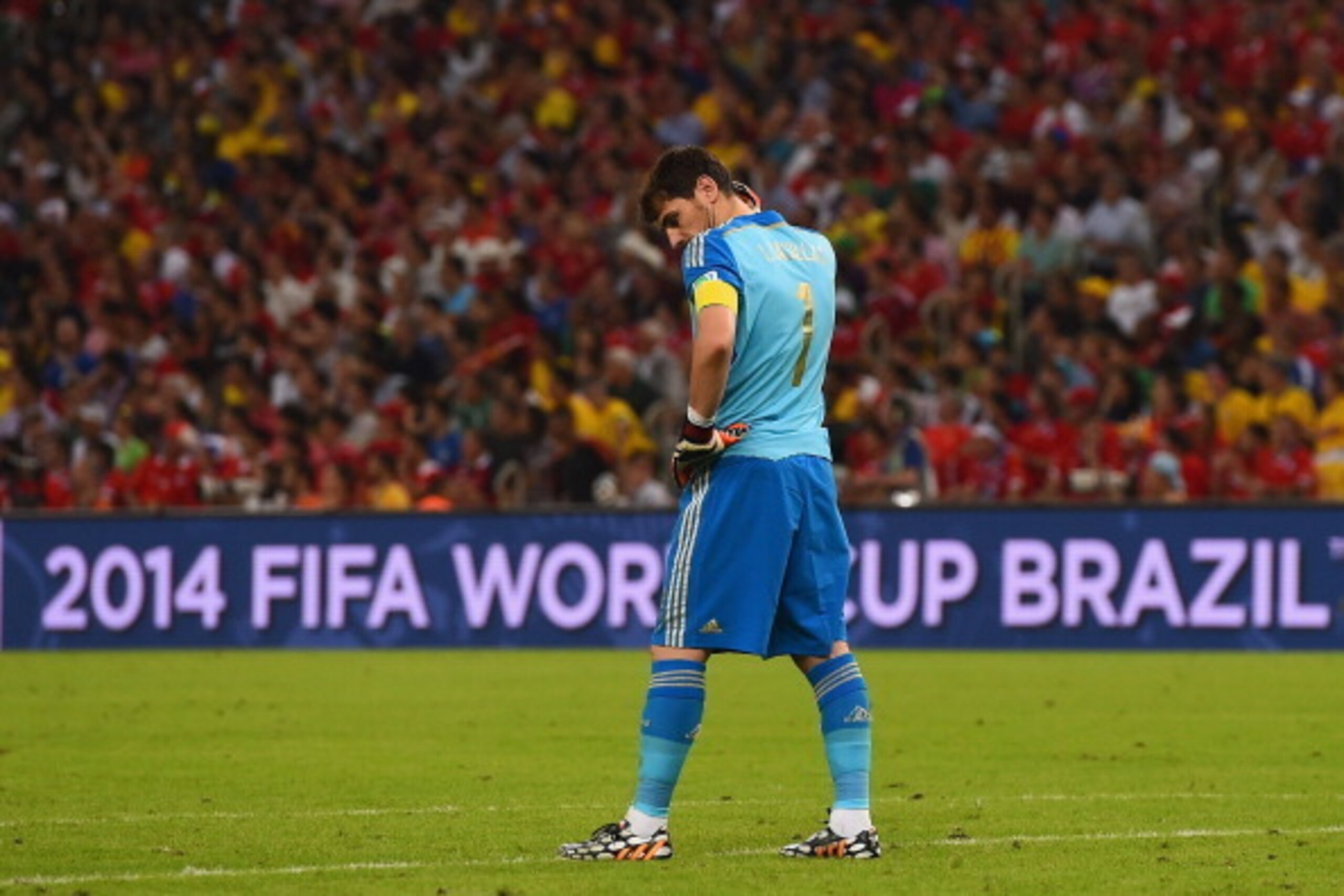 RIO DE JANEIRO, BRAZIL - JUNE 18: A dejected Iker Casillas of Spain looks on during the 2014 FIFA World Cup Brazil Group B match between Spain and Chile at Maracana on June 18, 2014 in Rio de Janeiro, Brazil.  (Photo by David Ramos/Getty Images)