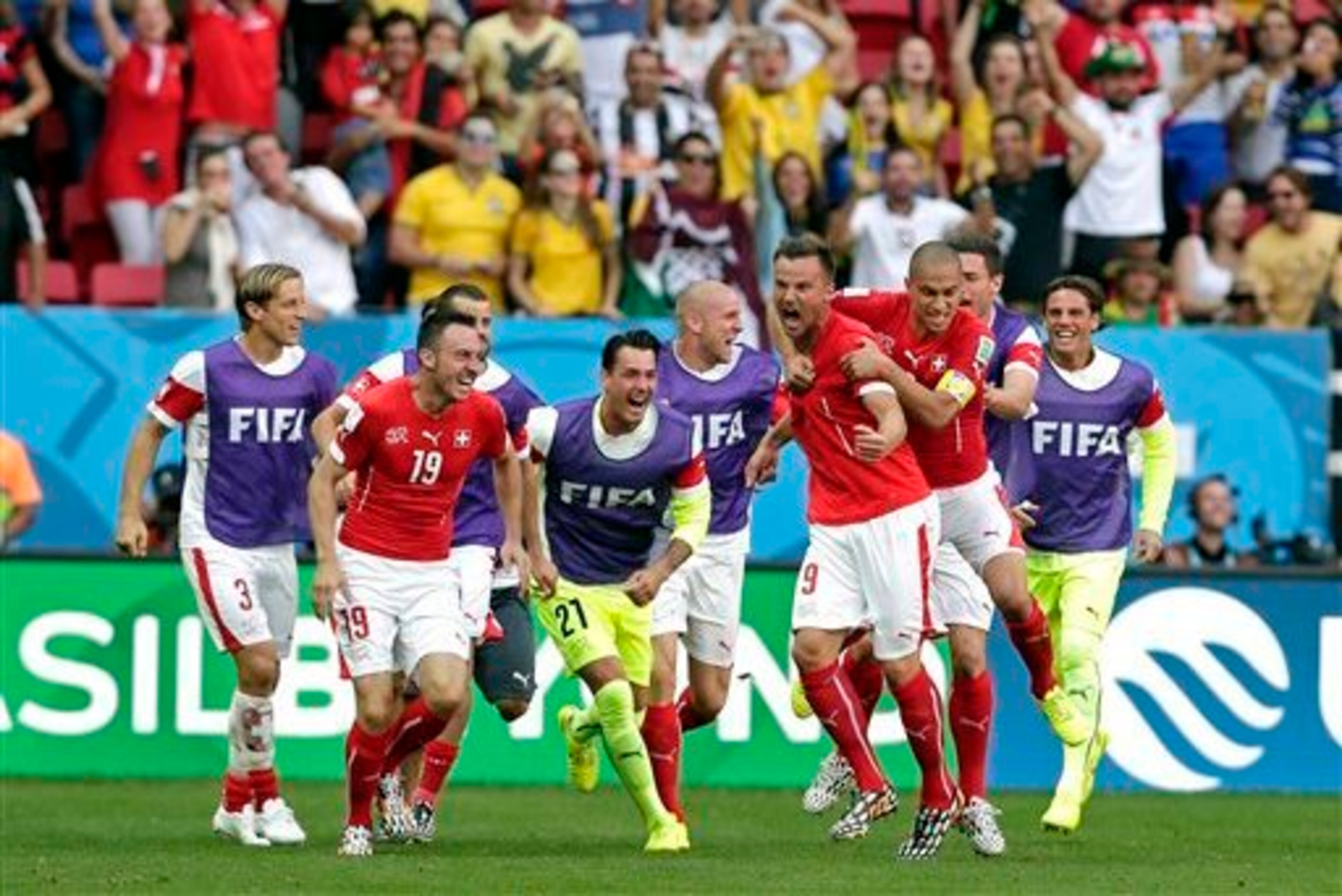 Switzerland vs. Ecuador looked like a stalemate until Seferovic scored during stoppage time.