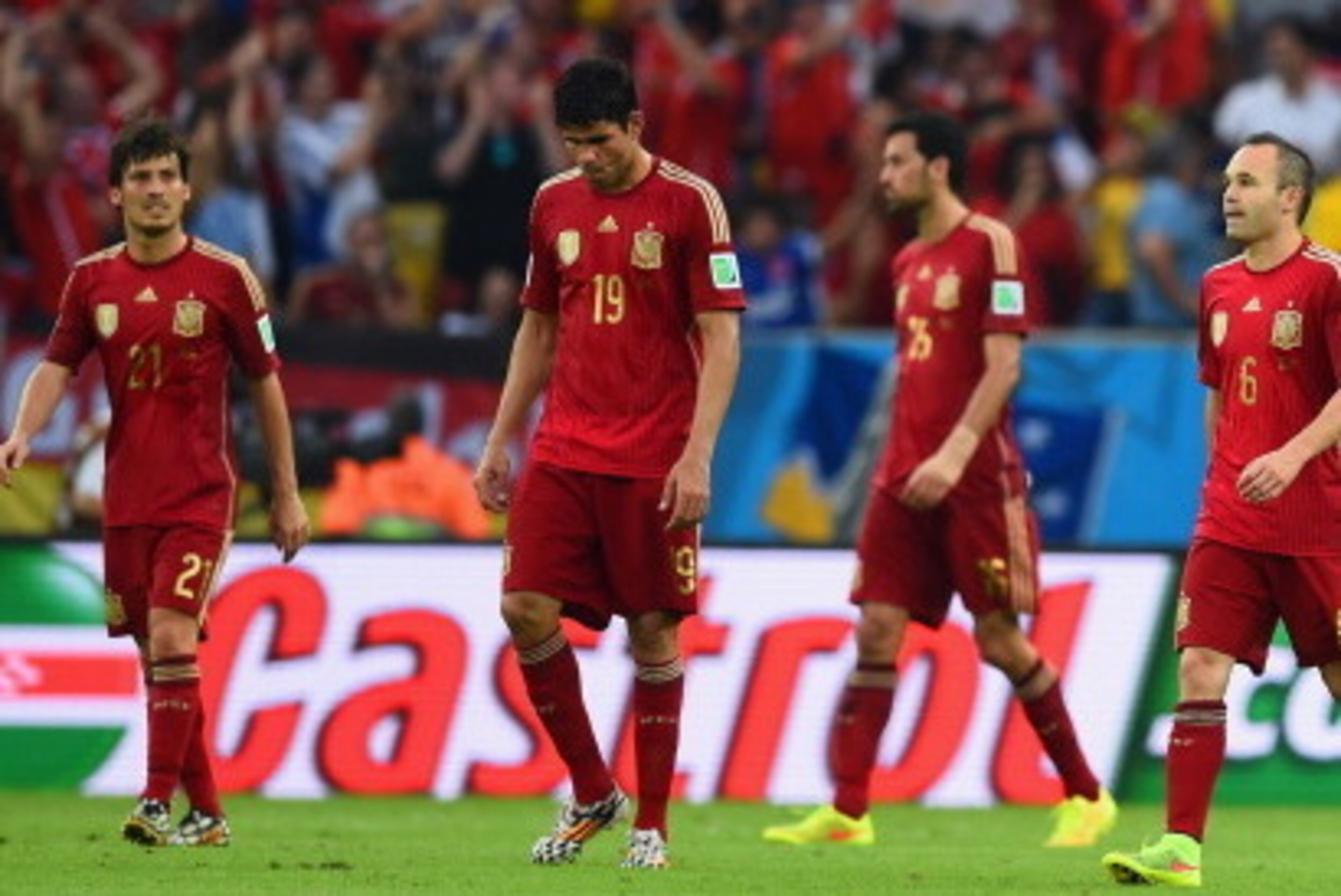 RIO DE JANEIRO, BRAZIL - JUNE 18:  (L-R) David Silva, Diego Costa, Sergio Busquets, Andres Iniesta and Xabi Alonso of Spain look on during the 2014 FIFA World Cup Brazil Group B match between Spain and Chile at Maracana on June 18, 2014 in Rio de Janeiro,