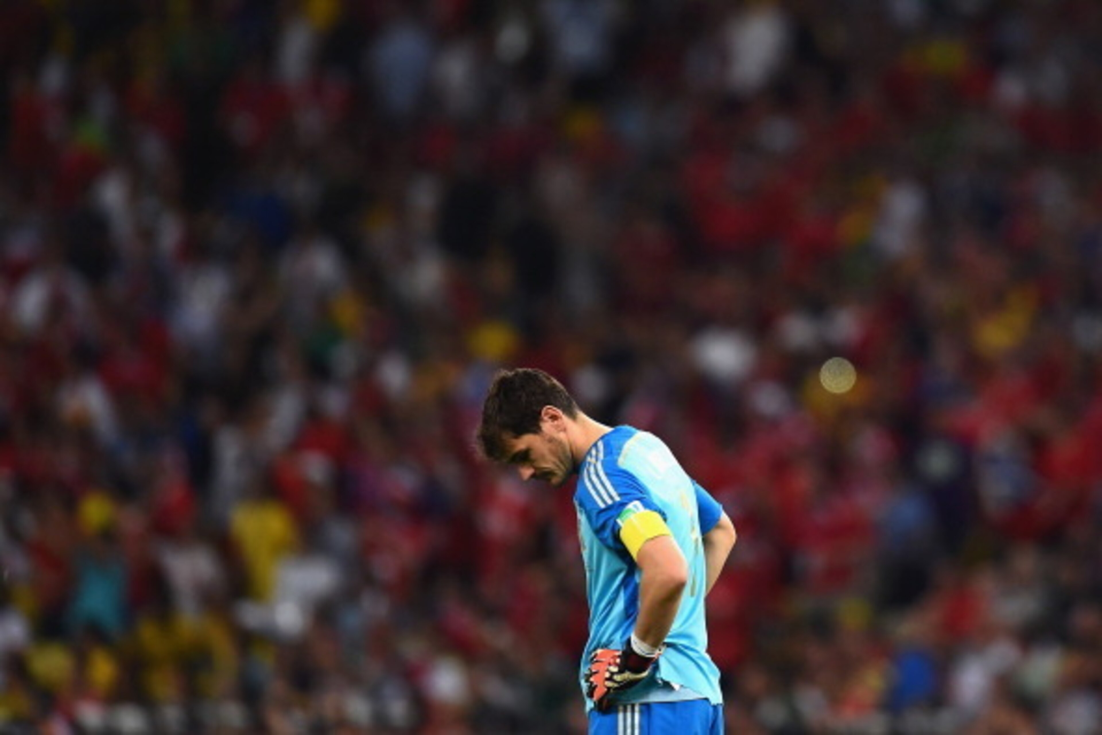 RIO DE JANEIRO, BRAZIL - JUNE 18:  Iker Casillas of Spain looks on during the 2014 FIFA World Cup Brazil Group B match between Spain and Chile at Maracana on June 18, 2014 in Rio de Janeiro, Brazil.  (Photo by David Ramos/Getty Images)