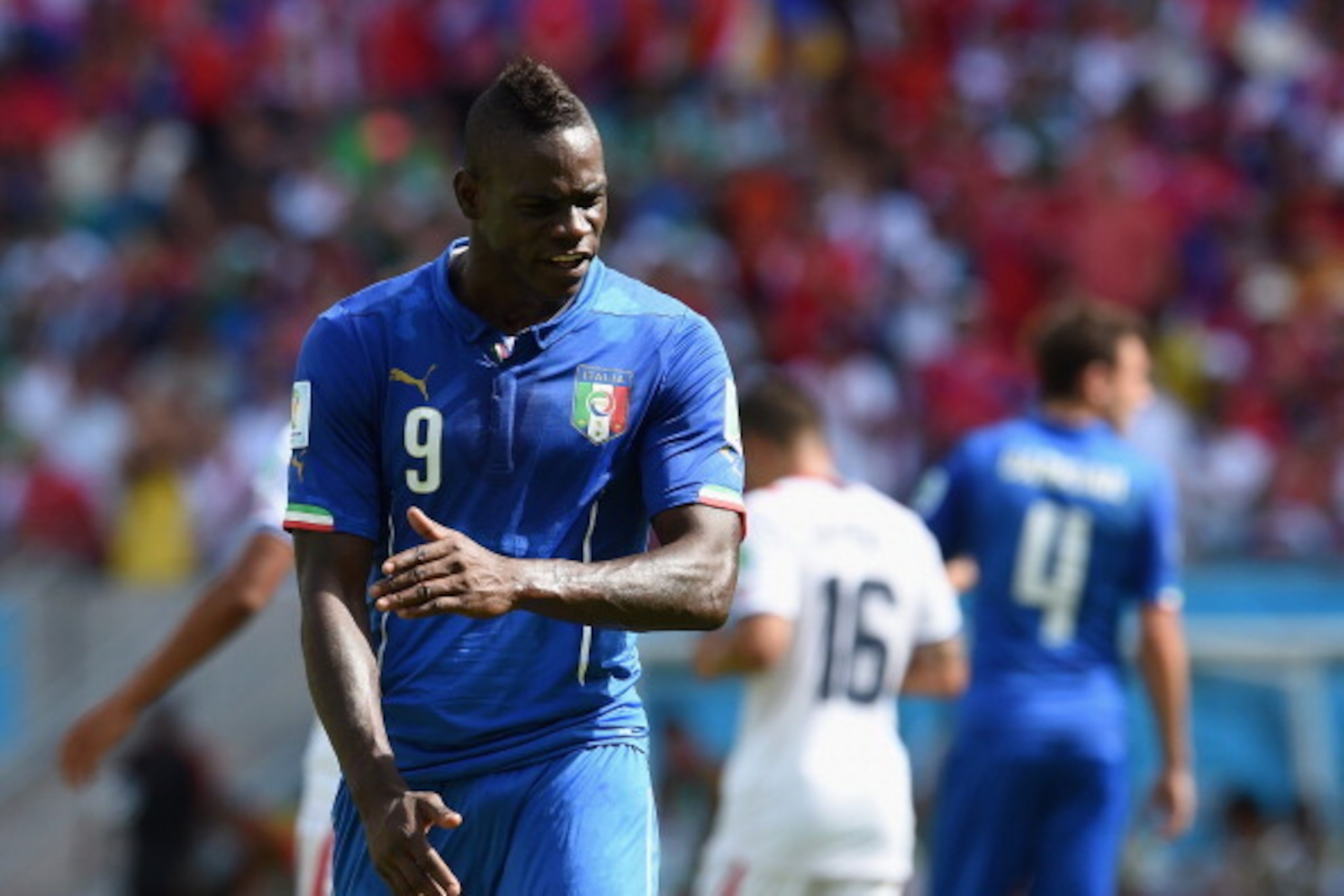 RECIFE, BRAZIL - JUNE 20: Mario Balotelli of Italy reacts during the 2014 FIFA World Cup Brazil Group D match between Italy and Costa Rica at Arena Pernambuco on June 20, 2014 in Recife, Brazil. (Photo by Claudio Villa/Getty Images) RECIFE, BRAZIL - JUNE 20: Mario Balotelli of Italy reacts during the 2014 FIFA World Cup Brazil Group D match between Italy and Costa Rica at Arena Pernambuco on June 20, 2014 in Recife, Brazil. (Photo by Claudio Villa/Getty Images)
