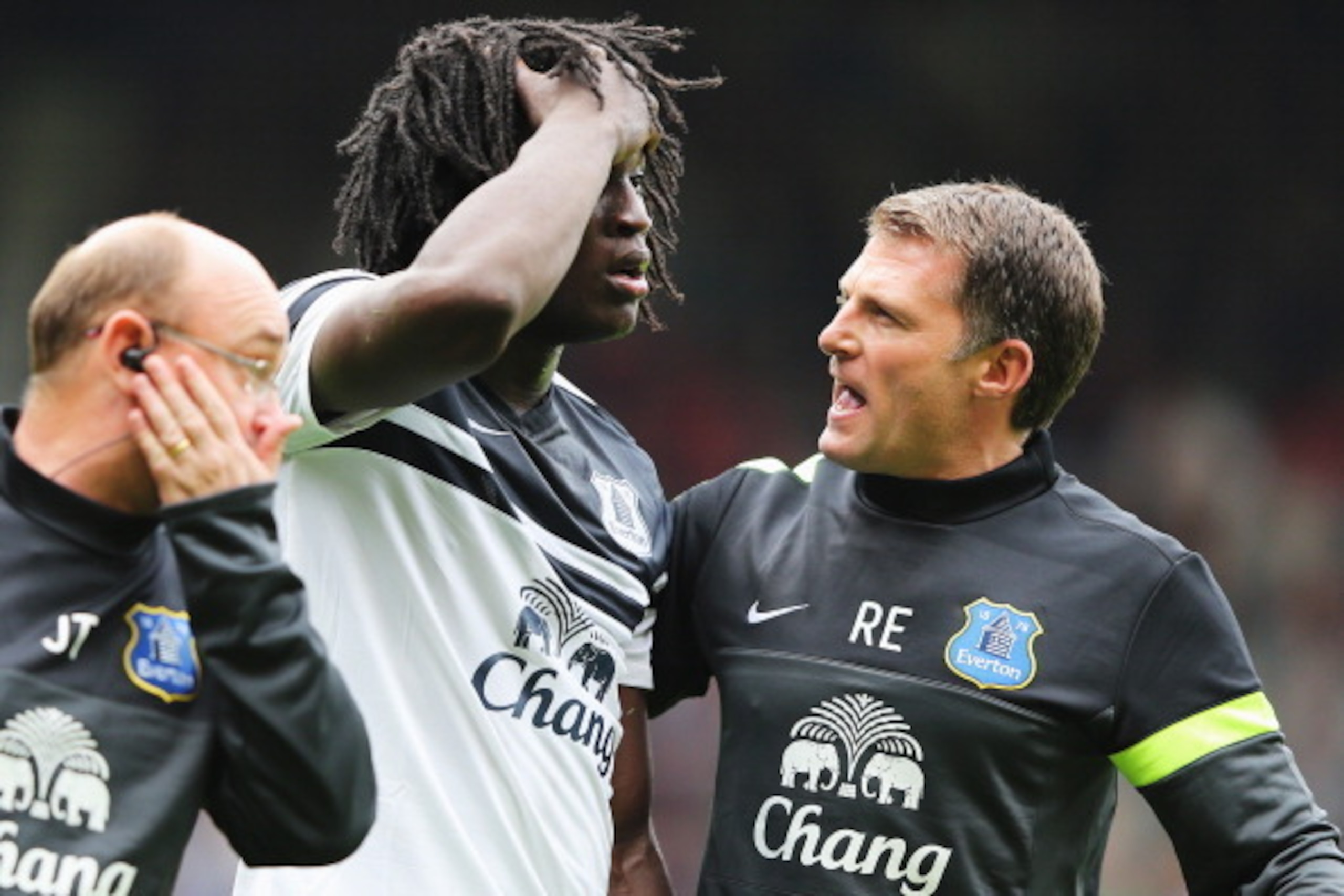 LONDON, ENGLAND - SEPTEMBER 21:  Romelu Lukaku of Everton is injured following a collision during the Barclays Premier League match between West Ham United and Everton at the Boleyn Ground on September 21, 2013 in London, England.  (Photo by Ian Walton/Ge