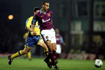 28 Sep1998:  Rio Ferdinand of West Ham in action during the FA Carling Premiership match against Southampton at Upton Park in London, England. West Ham won the game 1-0. \ Mandatory Credit: Phil Cole /Allsport