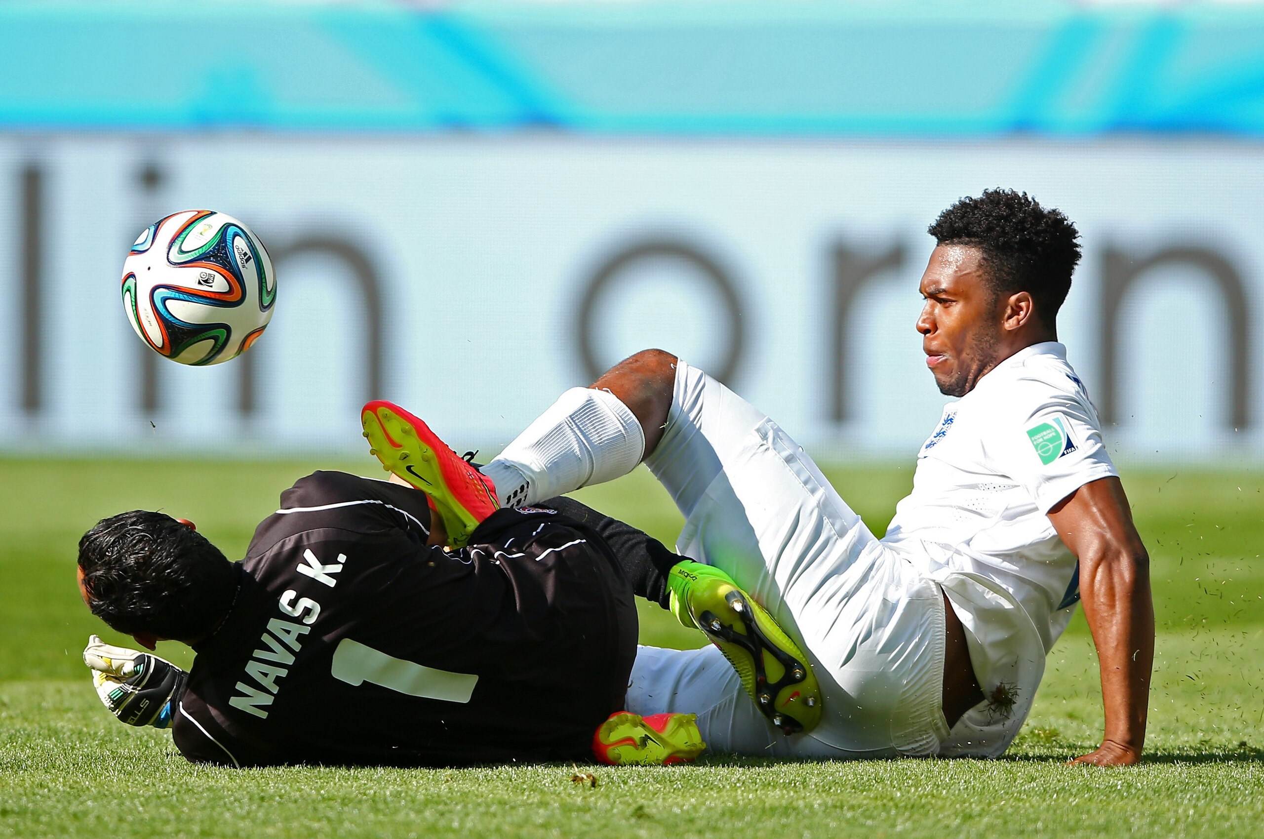 BELO HORIZONTE, BRAZIL - JUNE 24: Goalkeeper Keylor Navas of Costa Rica makes a save on Daniel Sturridge of England during the 2014 FIFA World Cup Brazil Group D match between Costa Rica and England at Estadio Mineirao on June 24, 2014 in Belo Horizonte, BELO HORIZONTE, BRAZIL - JUNE 24: Goalkeeper Keylor Navas of Costa Rica makes a save on Daniel Sturridge of England during the 2014 FIFA World Cup Brazil Group D match between Costa Rica and England at Estadio Mineirao on June 24, 2014 in Belo Horizonte,