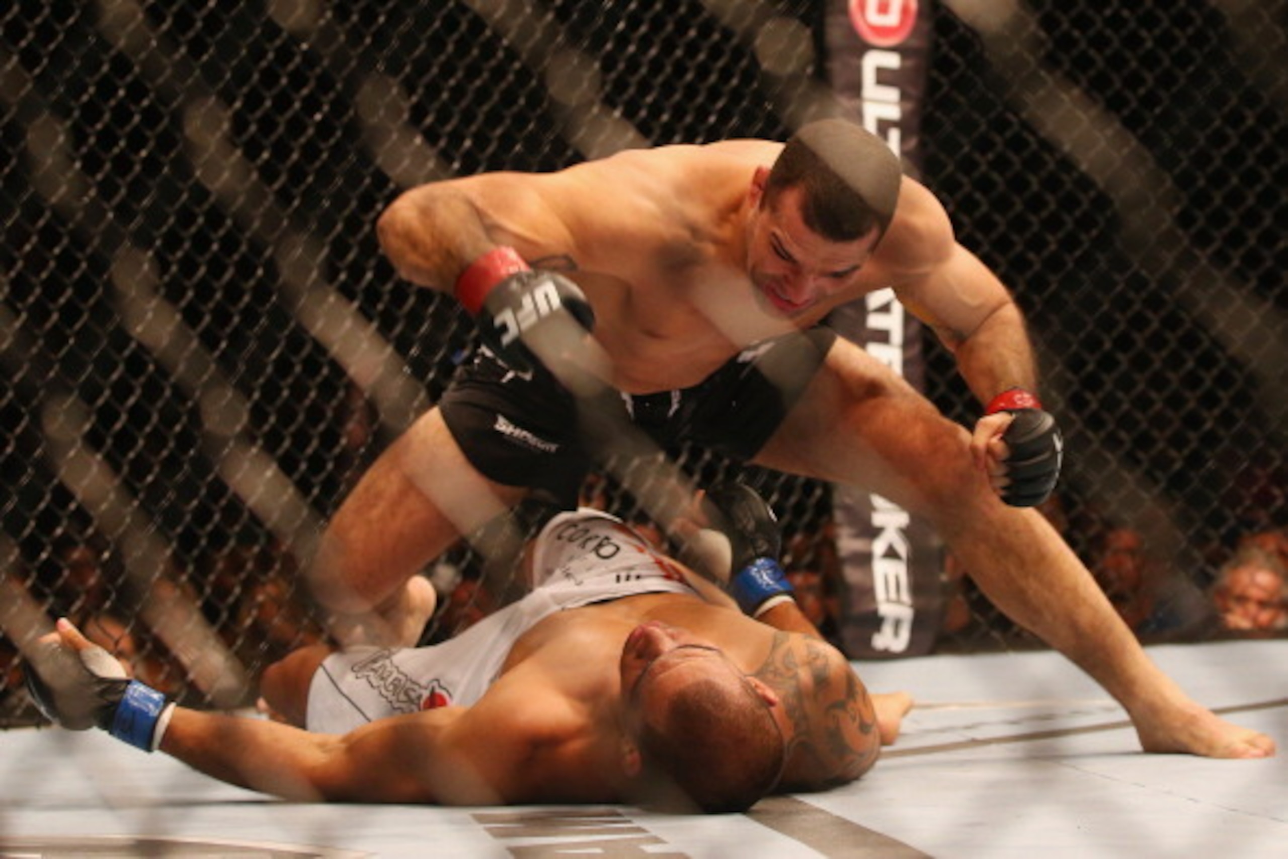 BRISBANE, AUSTRALIA - DECEMBER 07:  Shogun Rua of Brazil knocks out James Te Huna of Australia to win thier heavyweight fight during the UFC Fight Night at the Brisbane Entertainment Centre on December 7, 2013 in Brisbane, Australia.  (Photo by Chris Hyde