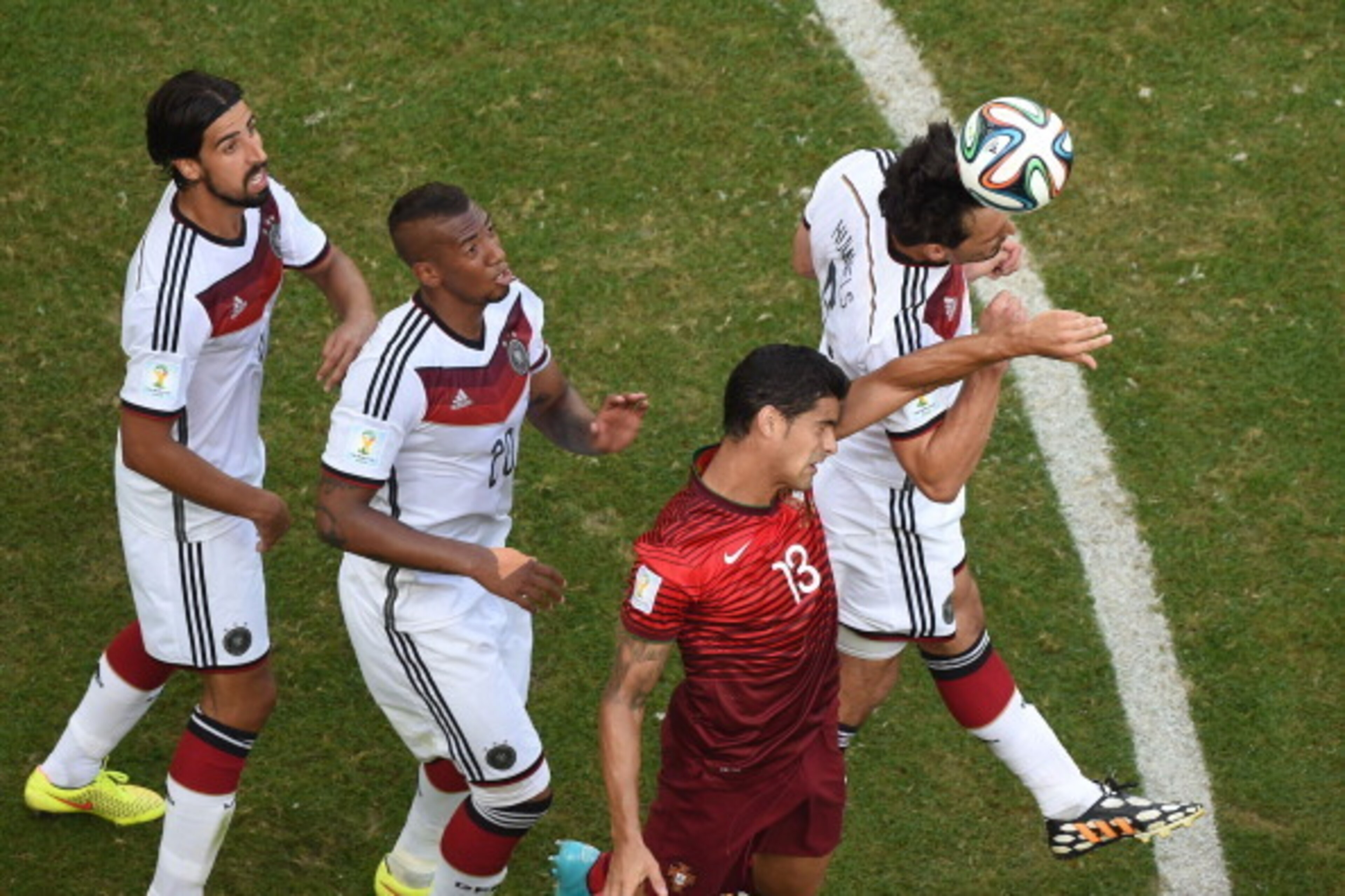 SALVADOR, BRAZIL - JUNE 16: Mats Hummels of Germany and Ricardo Costa of Portugal go up for a header during the 2014 FIFA World Cup Brazil Group G match between Germany and Portugal at Arena Fonte Nova on June 16, 2014 in Salvador, Brazil. (Photo by Fra SALVADOR, BRAZIL - JUNE 16: Mats Hummels of Germany and Ricardo Costa of Portugal go up for a header during the 2014 FIFA World Cup Brazil Group G match between Germany and Portugal at Arena Fonte Nova on June 16, 2014 in Salvador, Brazil. (Photo by Fra