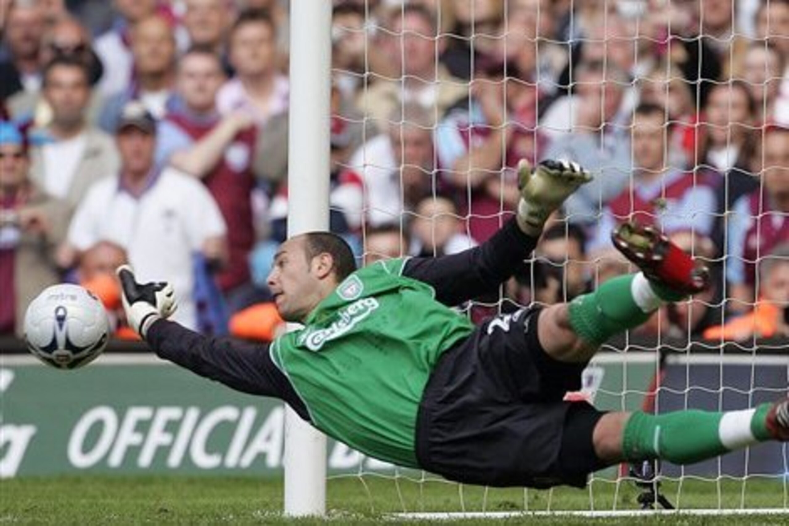 Reina: From zero to hero in 2006 cup final