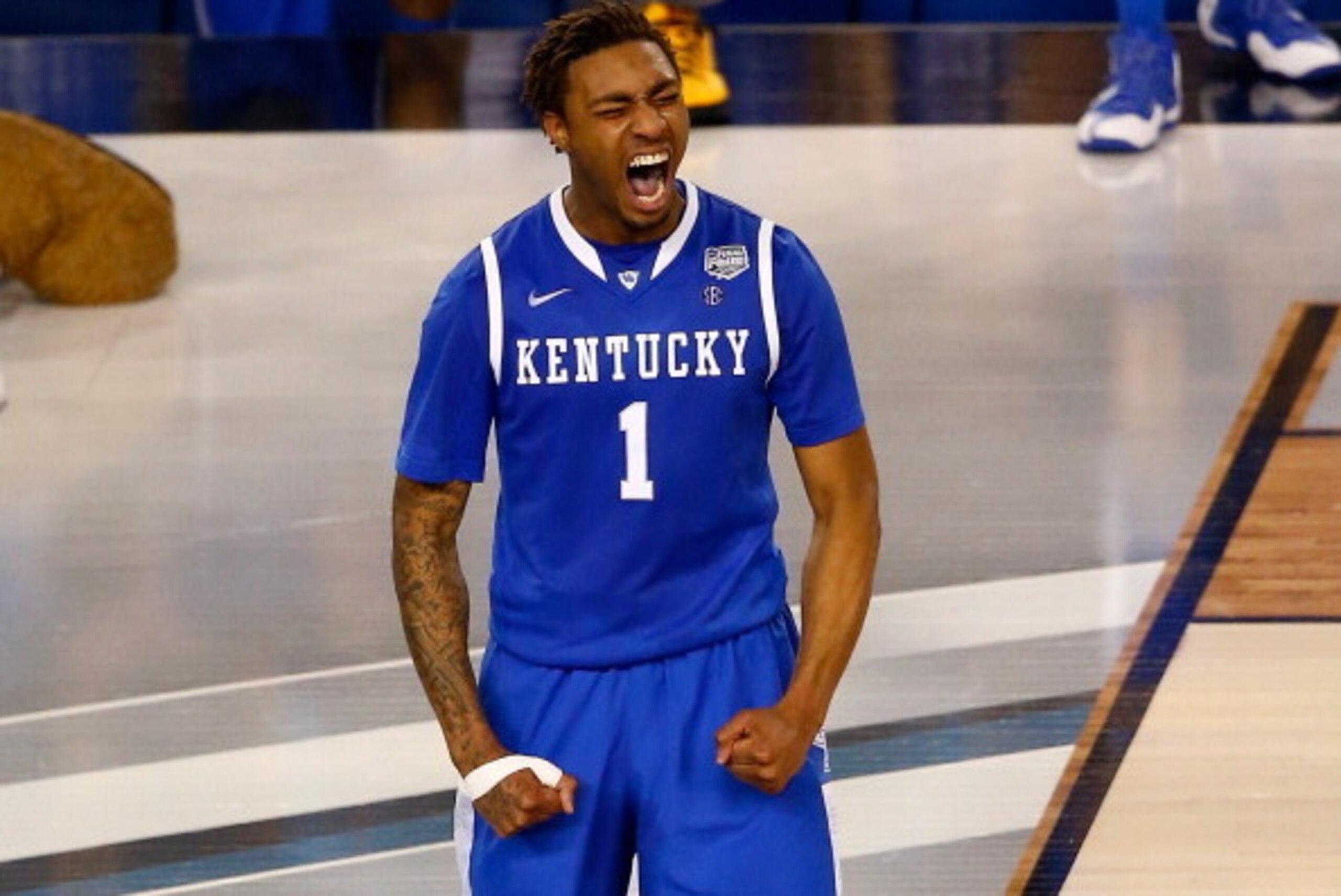 ARLINGTON, TX - APRIL 07:  James Young #1 of the Kentucky Wildcats reacts against the Connecticut Huskies during the NCAA Men's Final Four Championship at AT&T Stadium on April 7, 2014 in Arlington, Texas.  (Photo by Tom Pennington/Getty Images)