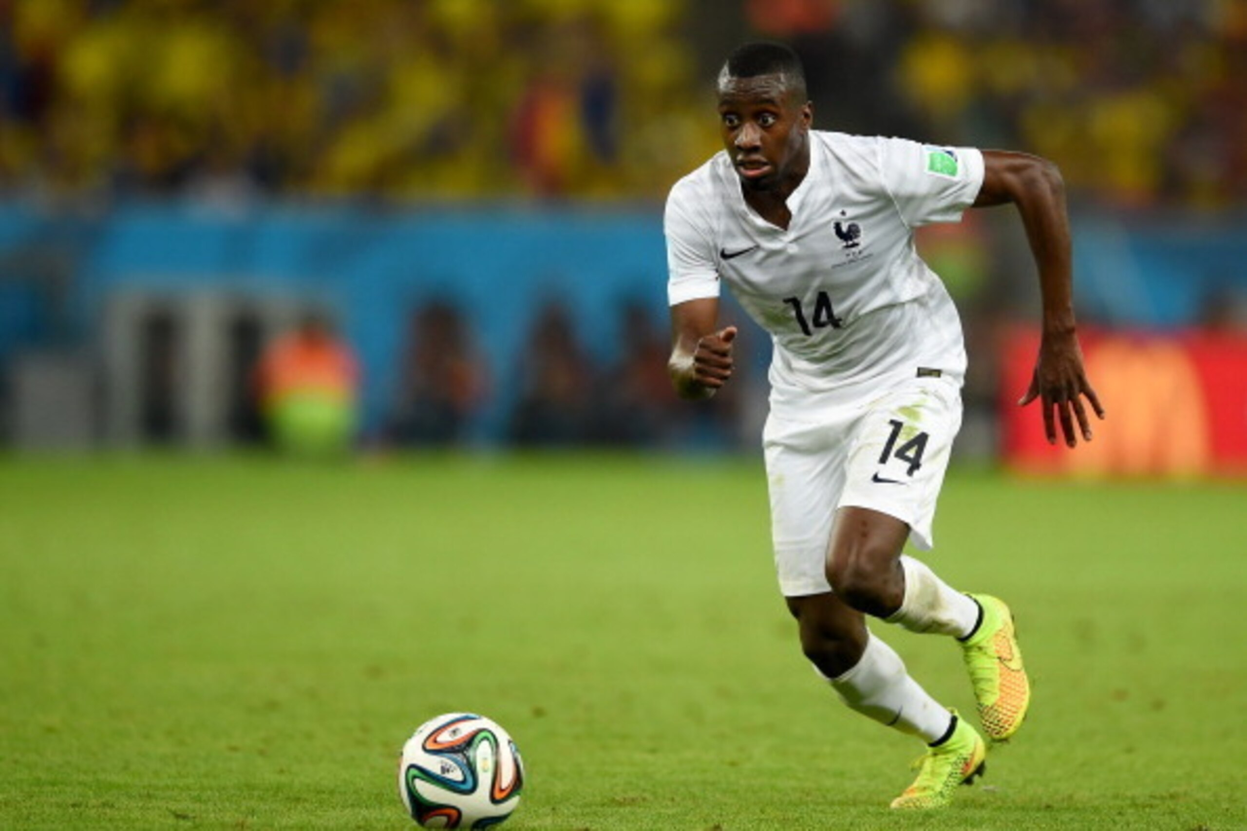 RIO DE JANEIRO, BRAZIL - JUNE 25: Blaise Matuidi of France controls the ball during the 2014 FIFA World Cup Brazil Group E match between Ecuador and France at Maracana on June 25, 2014 in Rio de Janeiro, Brazil.  (Photo by Matthias Hangst/Getty Images)
