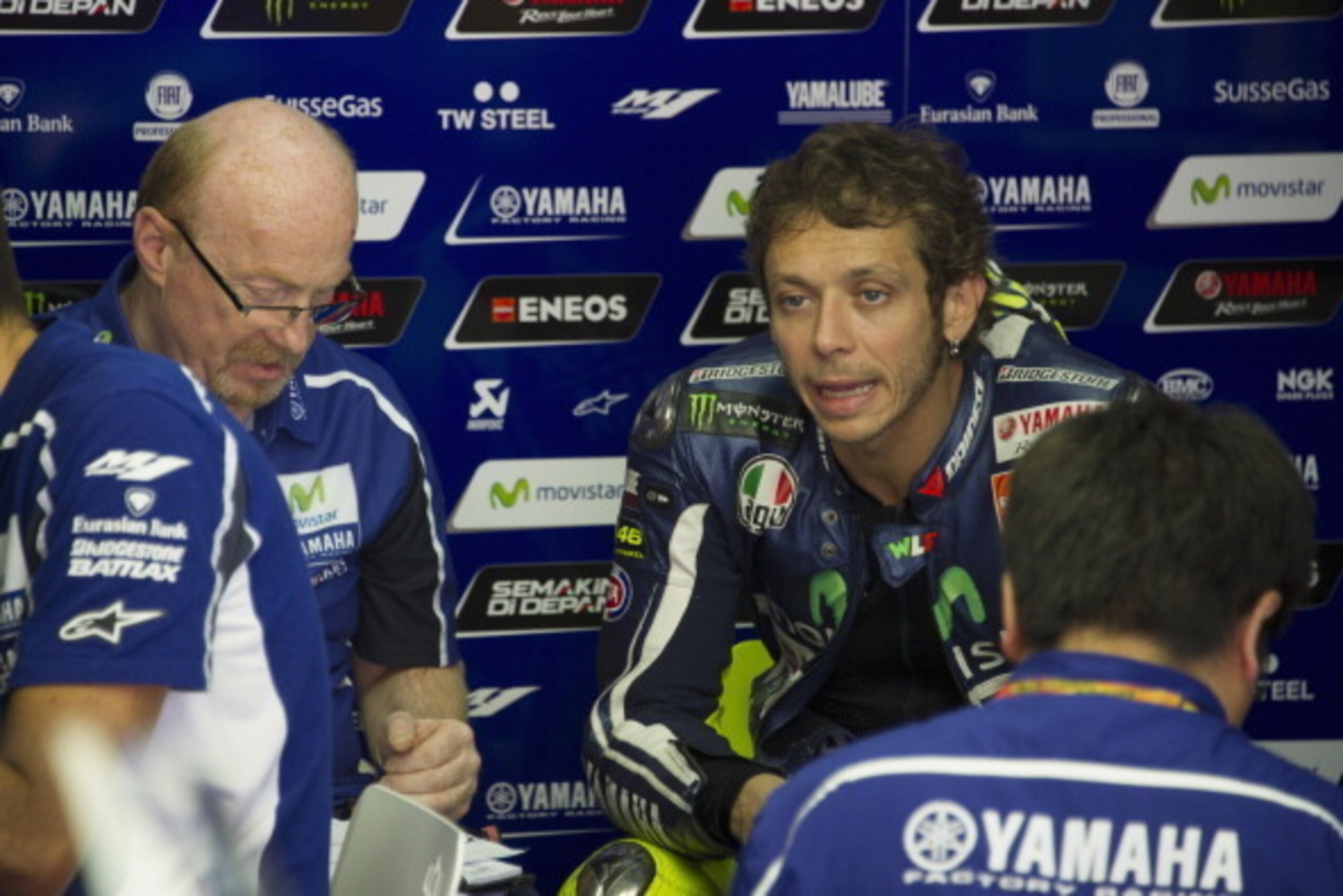 MONTMELO, SPAIN - JUNE 16: Valentino Rossi of Italy and Movistar Yamaha MotoGP speaks in box during the MotoGp Tests In Montmelo at Circuit de Catalunya on June 16, 2014 in Montmelo, Spain. (Photo by Mirco Lazzari gp/Getty Images) MONTMELO, SPAIN - JUNE 16: Valentino Rossi of Italy and Movistar Yamaha MotoGP speaks in box during the MotoGp Tests In Montmelo at Circuit de Catalunya on June 16, 2014 in Montmelo, Spain. (Photo by Mirco Lazzari gp/Getty Images)