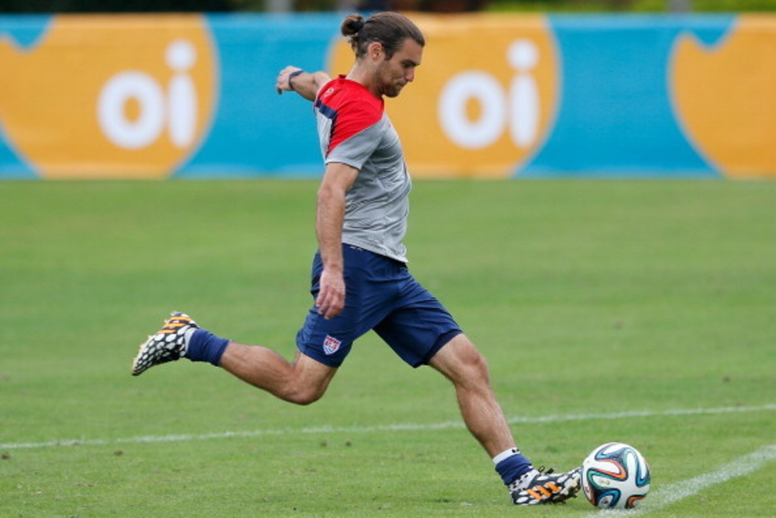 SAO PAULO, BRAZIL - JUNE 11:  Graham Zusi of the United States runs drills during their training session at Sao Paulo FC on June 11, 2014 in Sao Paulo, Brazil.  (Photo by Kevin C. Cox/Getty Images)