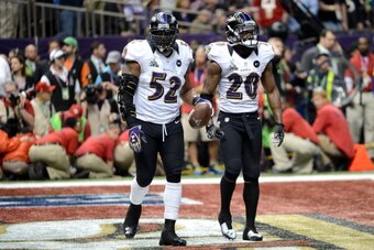 NEW ORLEANS, LA - FEBRUARY 03:  (L-R) Ray Lewis #52 and Ed Reed #20 of the Baltimore Ravens stand in the endzone after San Francisco 49ers couldn't convert a fourth down play in the fourth quarter during Super Bowl XLVII at the Mercedes-Benz Superdome on 