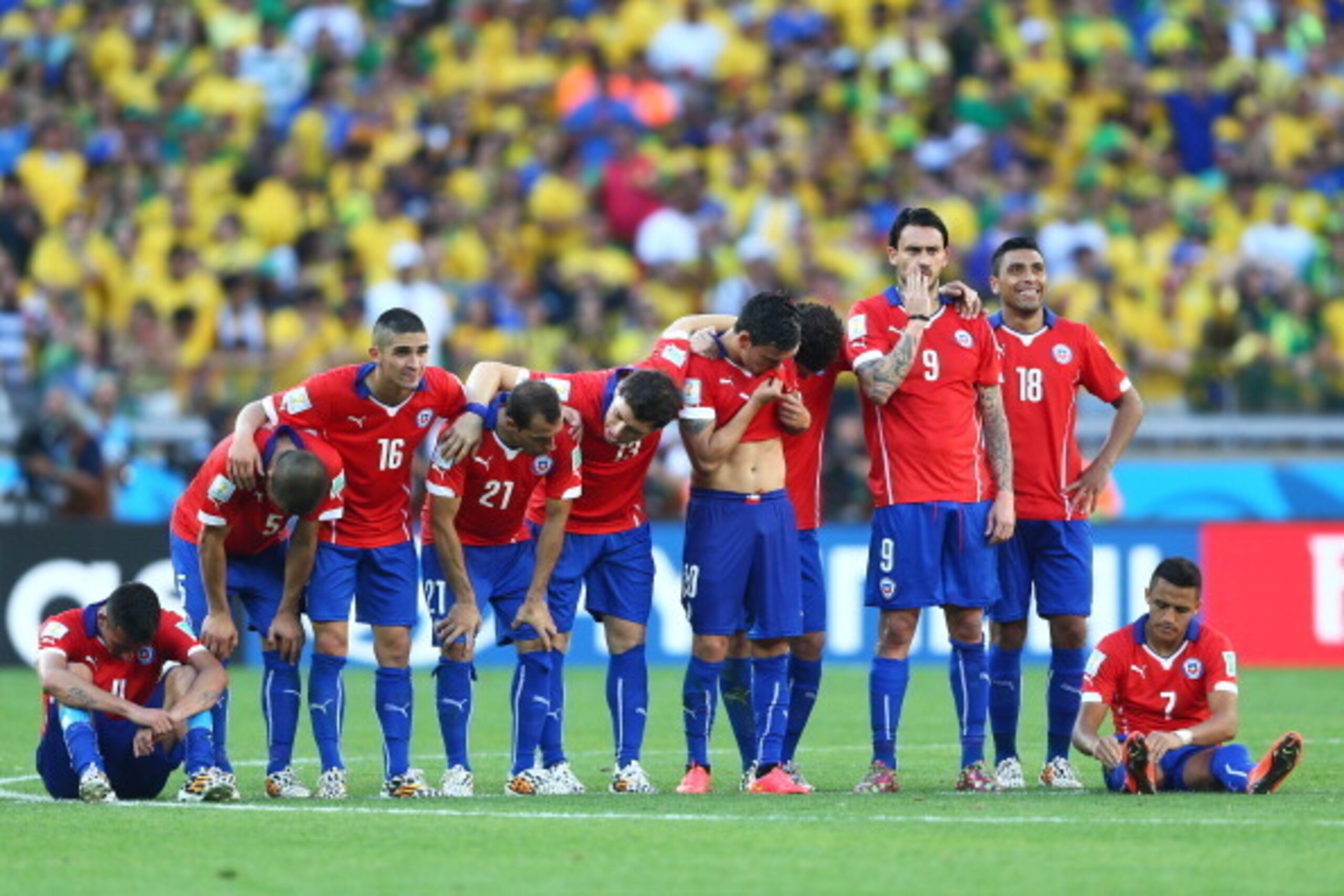 BELO HORIZONTE, BRAZIL - JUNE 28:  Chile players look on preparing for penalty kicks during the 2014 FIFA World Cup Brazil round of 16 match between Brazil and Chile at Estadio Mineirao on June 28, 2014 in Belo Horizonte, Brazil.  (Photo by Jeff Gross/Get