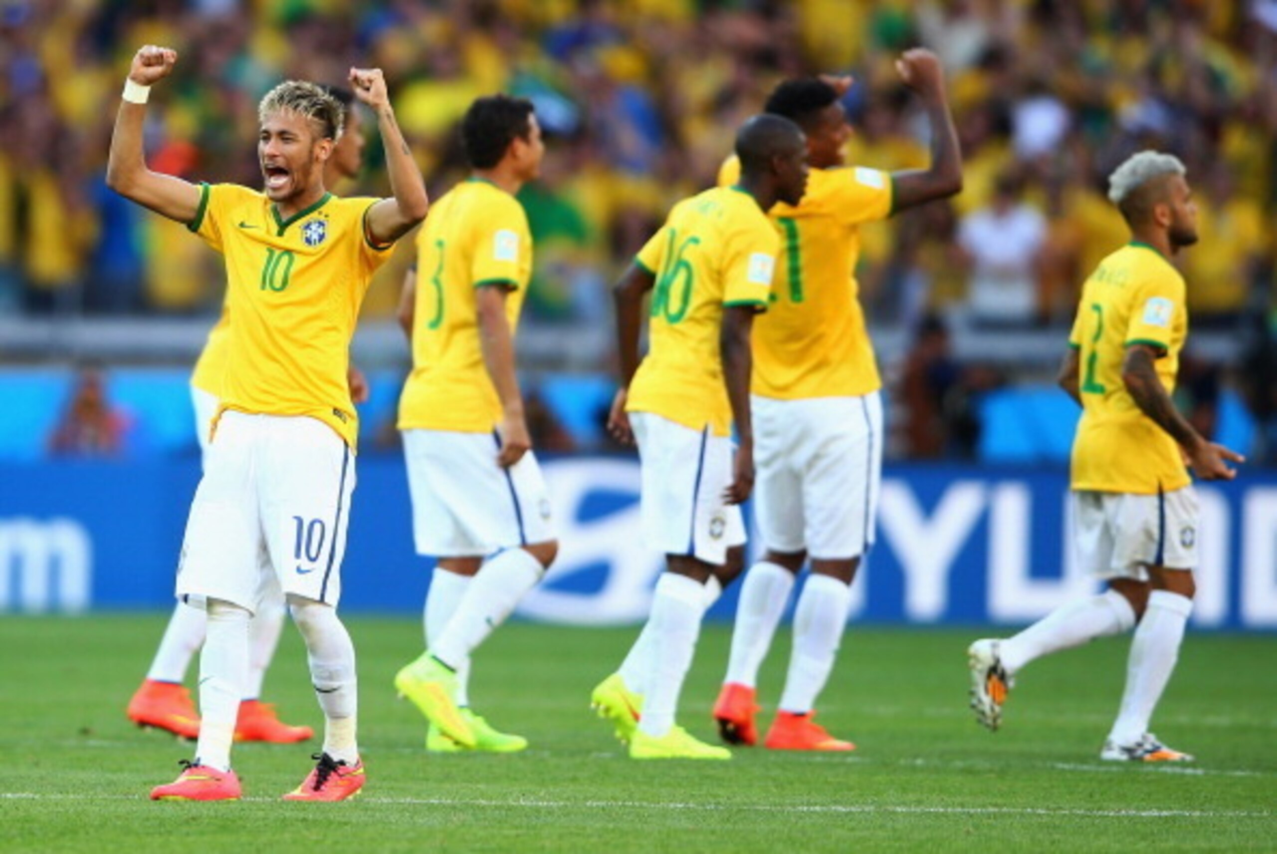 BELO HORIZONTE, BRAZIL - JUNE 28:  Neymar of Brazil celebrates during a penalty shootout during the 2014 FIFA World Cup Brazil round of 16 match between Brazil and Chile at Estadio Mineirao on June 28, 2014 in Belo Horizonte, Brazil.  (Photo by Paul Gilha