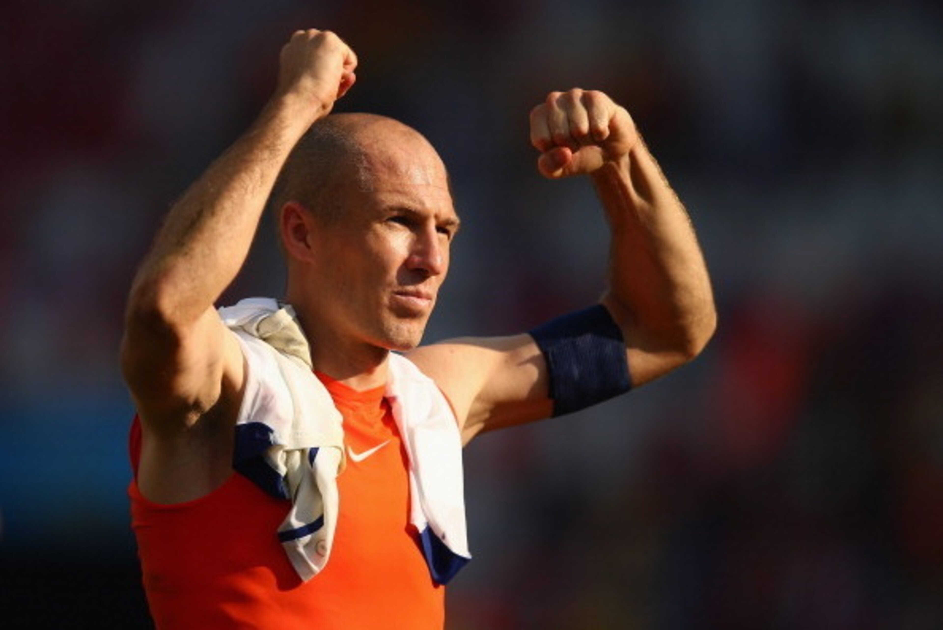SAO PAULO, BRAZIL - JUNE 23:  Arjen Robben of the Netherlands acknowledges the fans after a 2-0 victory over Chile in the 2014 FIFA World Cup Brazil Group B match between the Netherlands and Chile at Arena de Sao Paulo on June 23, 2014 in Sao Paulo, Brazi