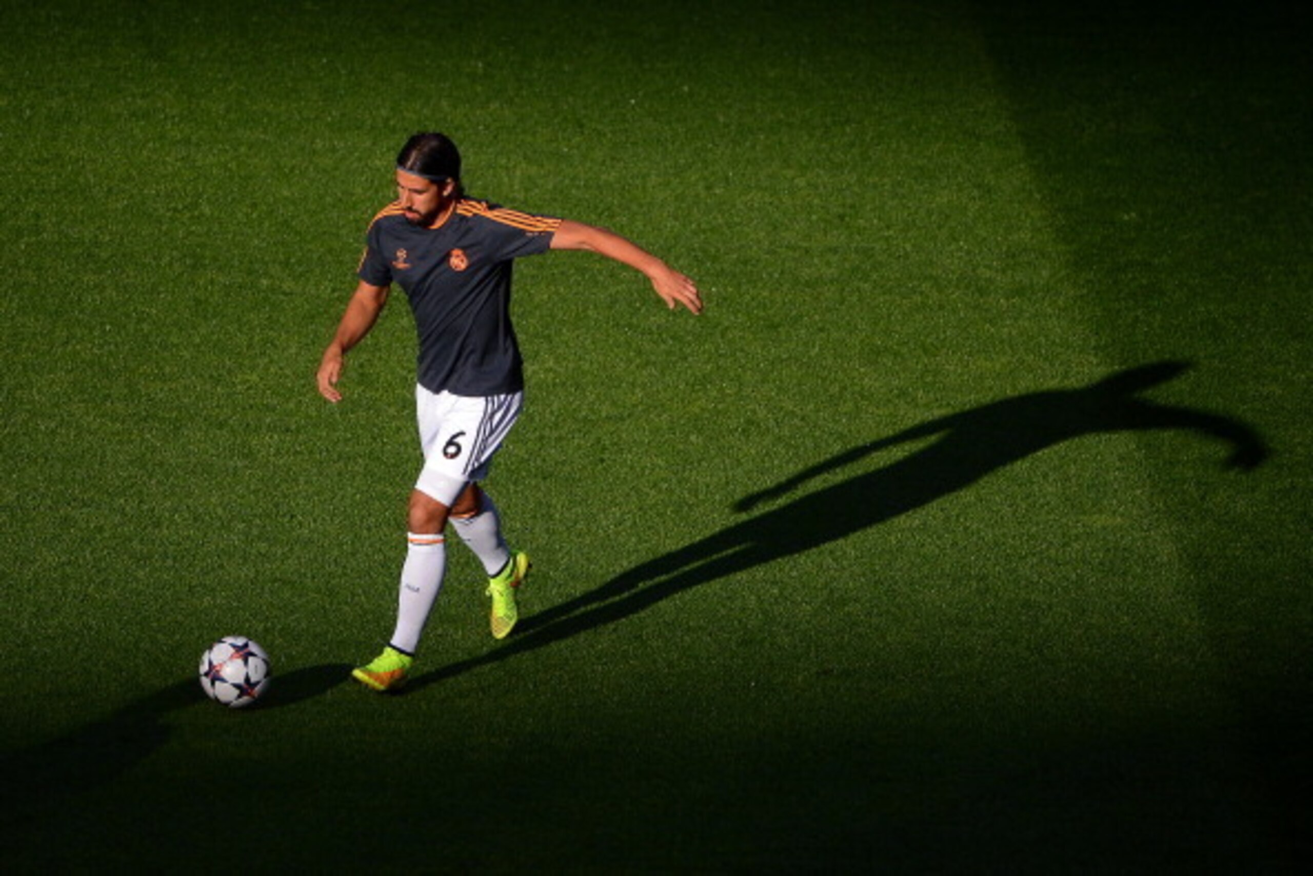 LISBON, PORTUGAL - MAY 24:  Sami Khedira of Real Madrid warms up ahead of the UEFA Champions League Final between Real Madrid and Atletico de Madrid at Estadio da Luz on May 24, 2014 in Lisbon, Portugal.  (Photo by Lars Baron/Getty Images)