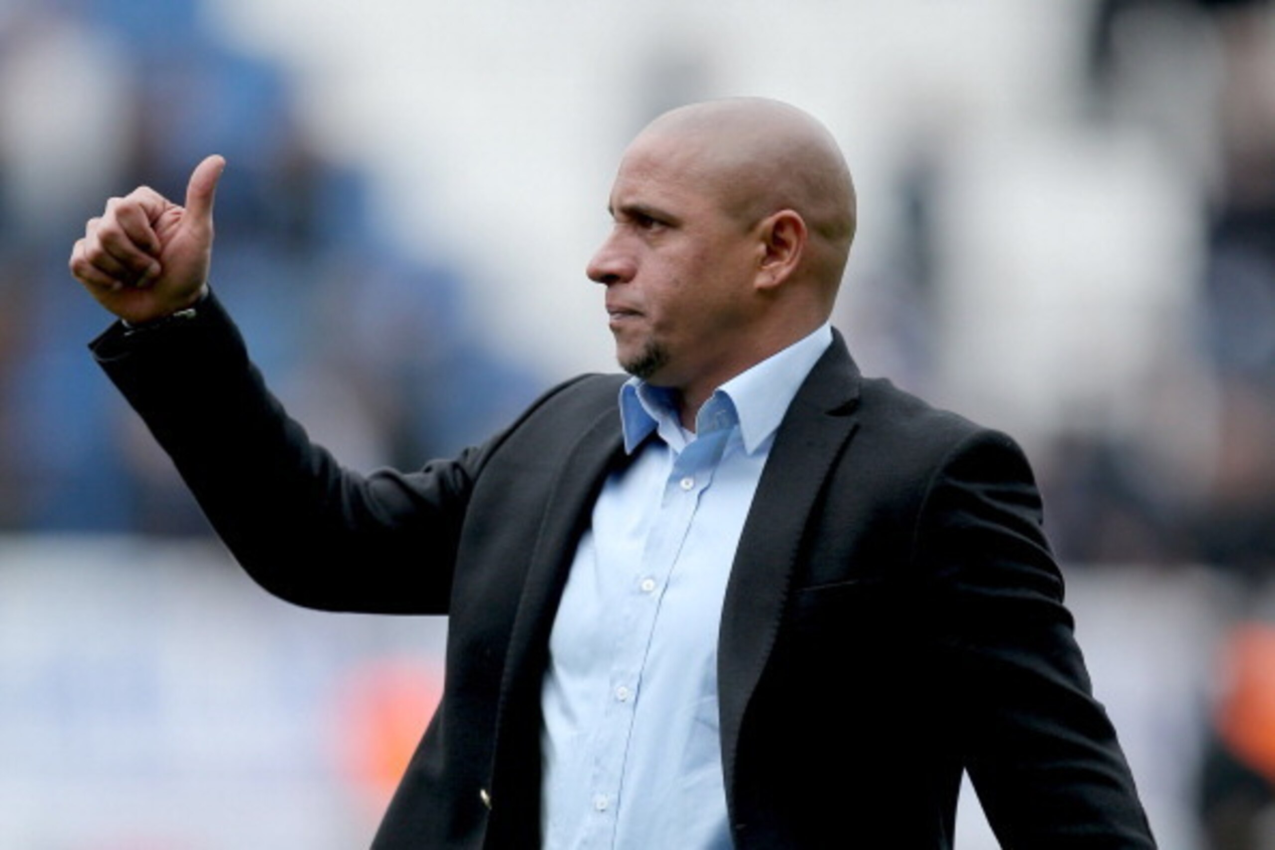 ANTALYA,TURKEY - APRIL 21:  Head Coach Roberto Carlos of Sivasspor in action during the Turkey Super Lig match between Antalyaspor and Sivasspor match at the Akdeniz University Stadium on April 21,2014, in Antalya,Turkey. (Photo by Depo Photos/EuroFootbal