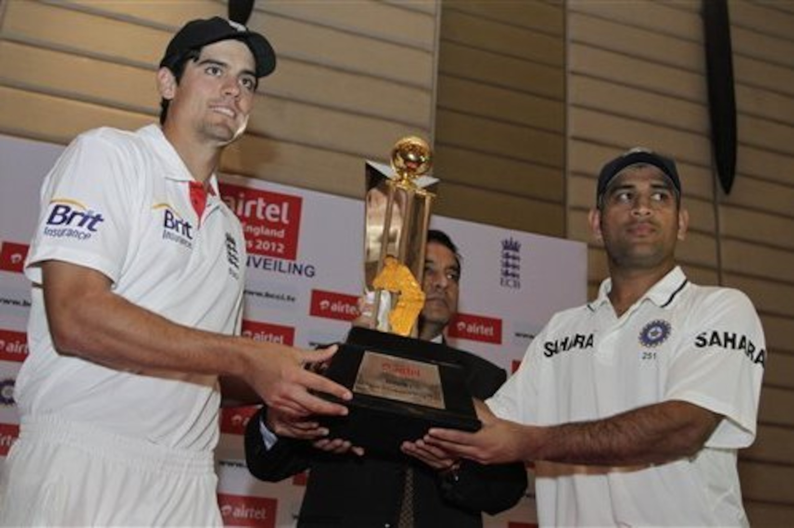 Pundits have suggested Cook and Dhoni to give up captaincy.
