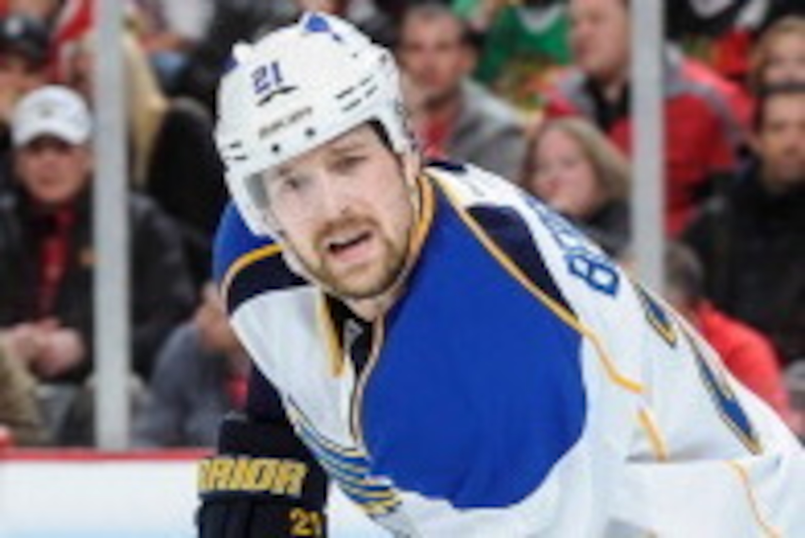 CHICAGO, IL - APRIL 23: Patrik Berglund #21 of the St. Louis Blues watches for the puck in Game Four of the First Round of the 2014 Stanley Cup Playoffs against the Chicago Blackhawks at the United Center on April 23, 2014 in Chicago, Illinois. (Photo by 