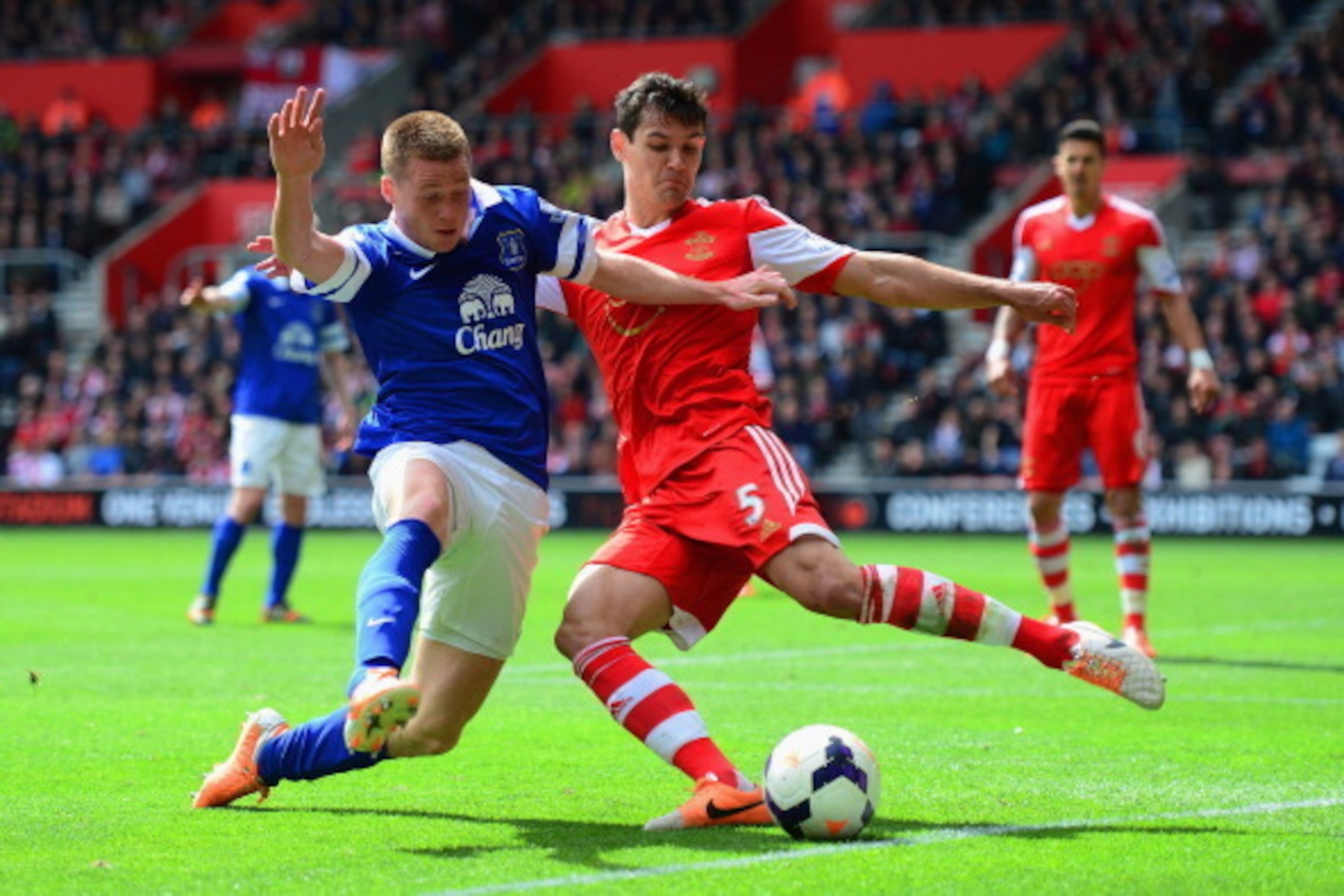 SOUTHAMPTON, ENGLAND - APRIL 26:  James McCarthy of Everton and Dejan Lovren of Southampton battle for the ball during the Barclays Premier League match between Southampton and Everton at St Mary's Stadium on April 26, 2014 in Southampton, England.  (Phot