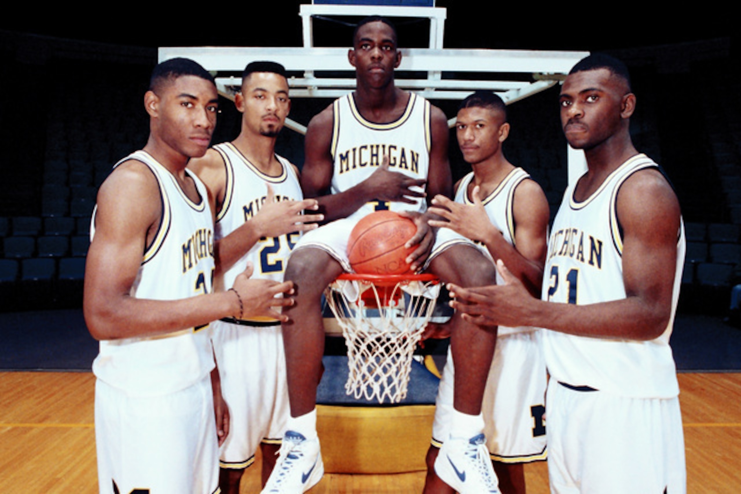 Michigan's Fab Five recruiting class in 1991 came together in large part because of the group's familiarity with each other.