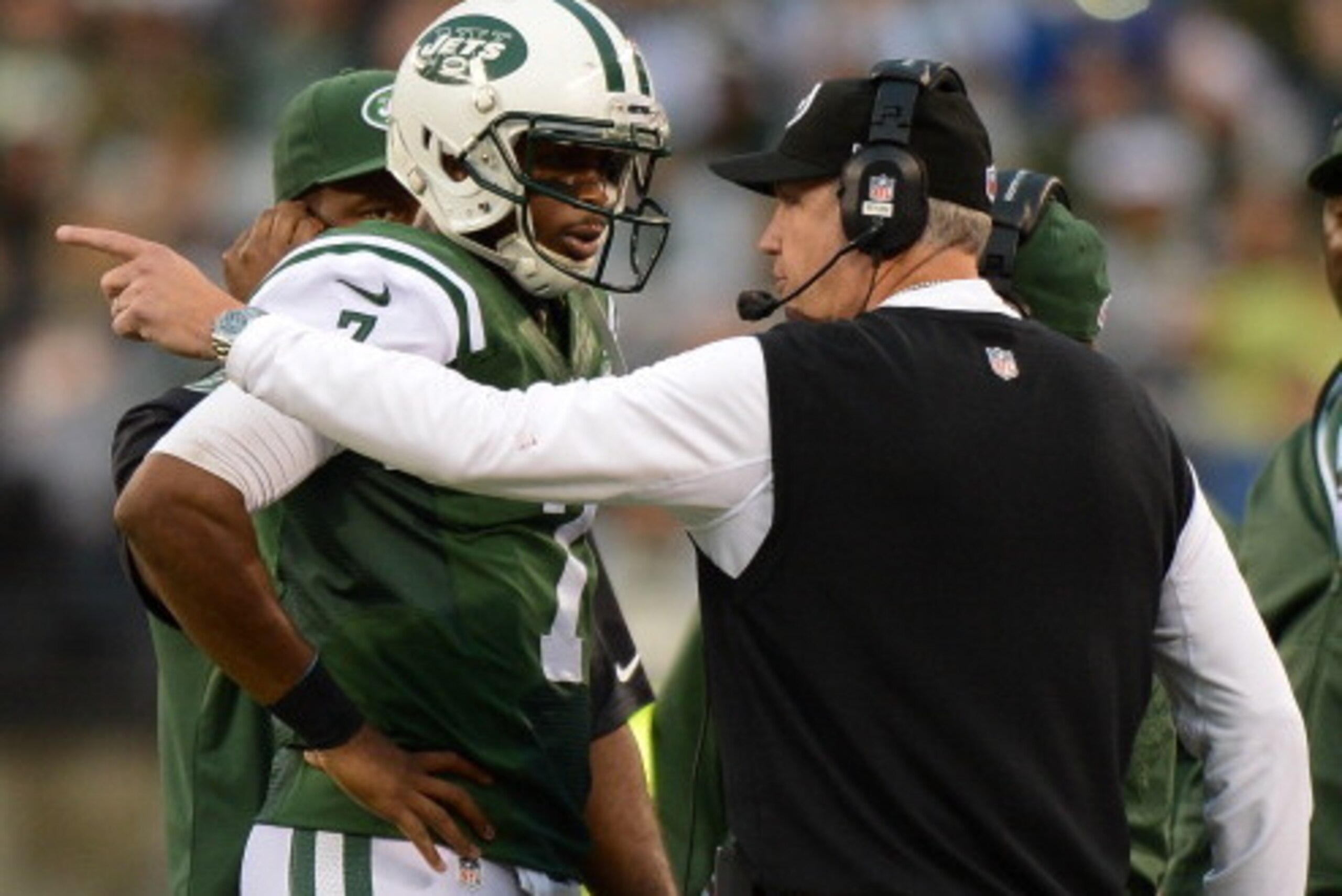 EAST RUTHERFORD, NJ - DECEMBER 22:  Quarterback Geno Smith #7 of the New York Jets talks to head coach Rex Ryan of the New York Jets in the second half of against the Cleveland Browns at MetLife Stadium on December 22, 2013 in East Rutherford, New Jersey.