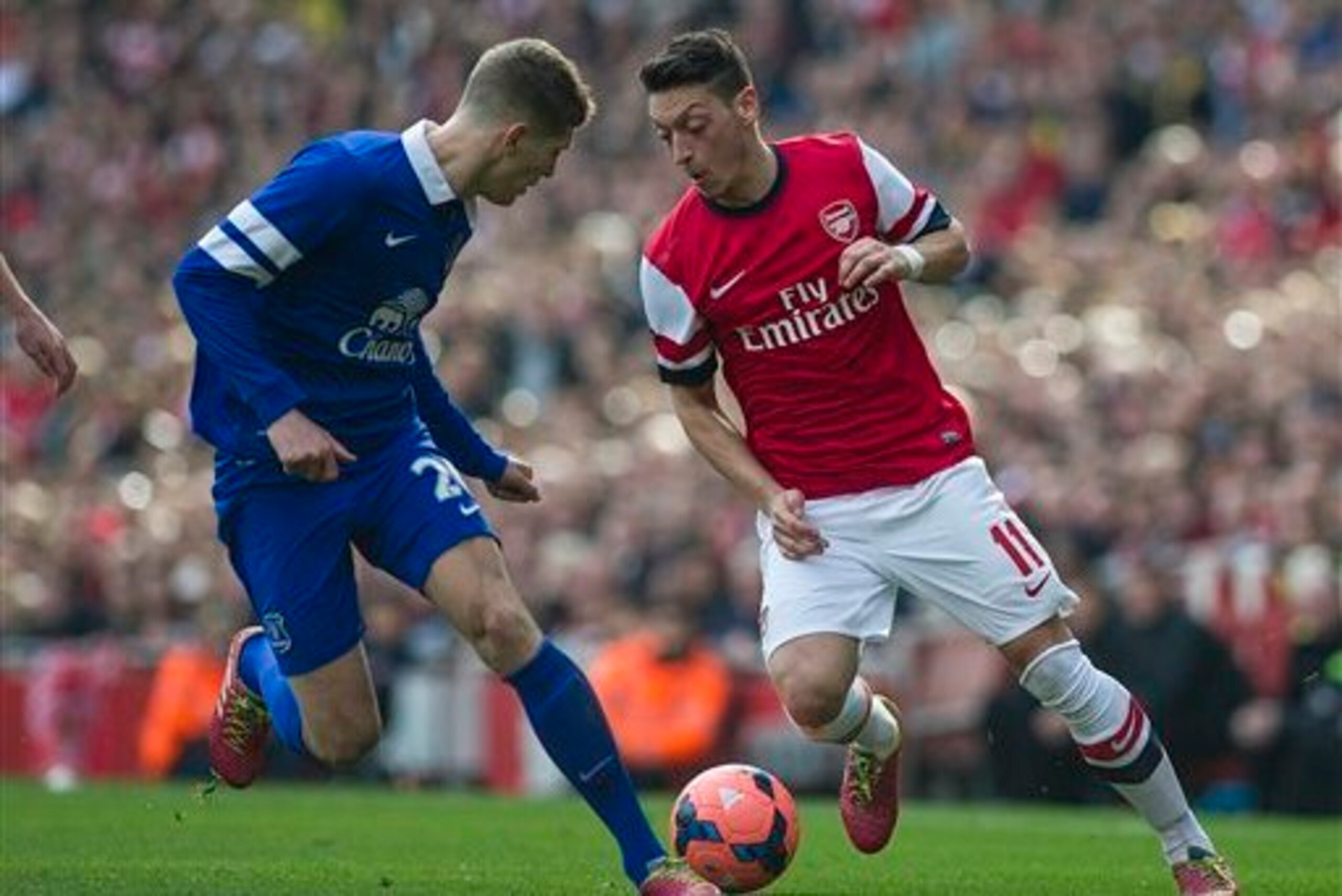 Sanchez could provide cover on the right and allow Ozil to occupy his natural central-playmaking position