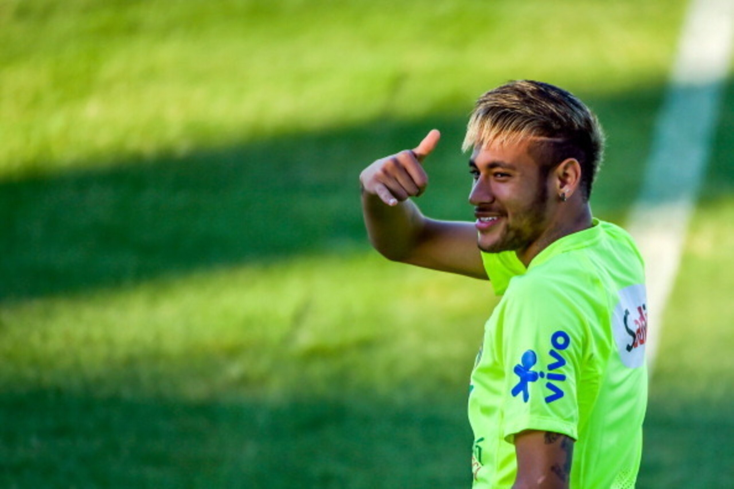 FORTALEZA, BRAZIL - JULY 03:  Neymar gestures during a training session at the President Vargas stadium on the eve of the FIFA World Cup 2014 quarter-final match between Brazil and Colombia in Fortaleza on July 3, 2014 in Fortaleza, Brazil.  (Photo by Bud