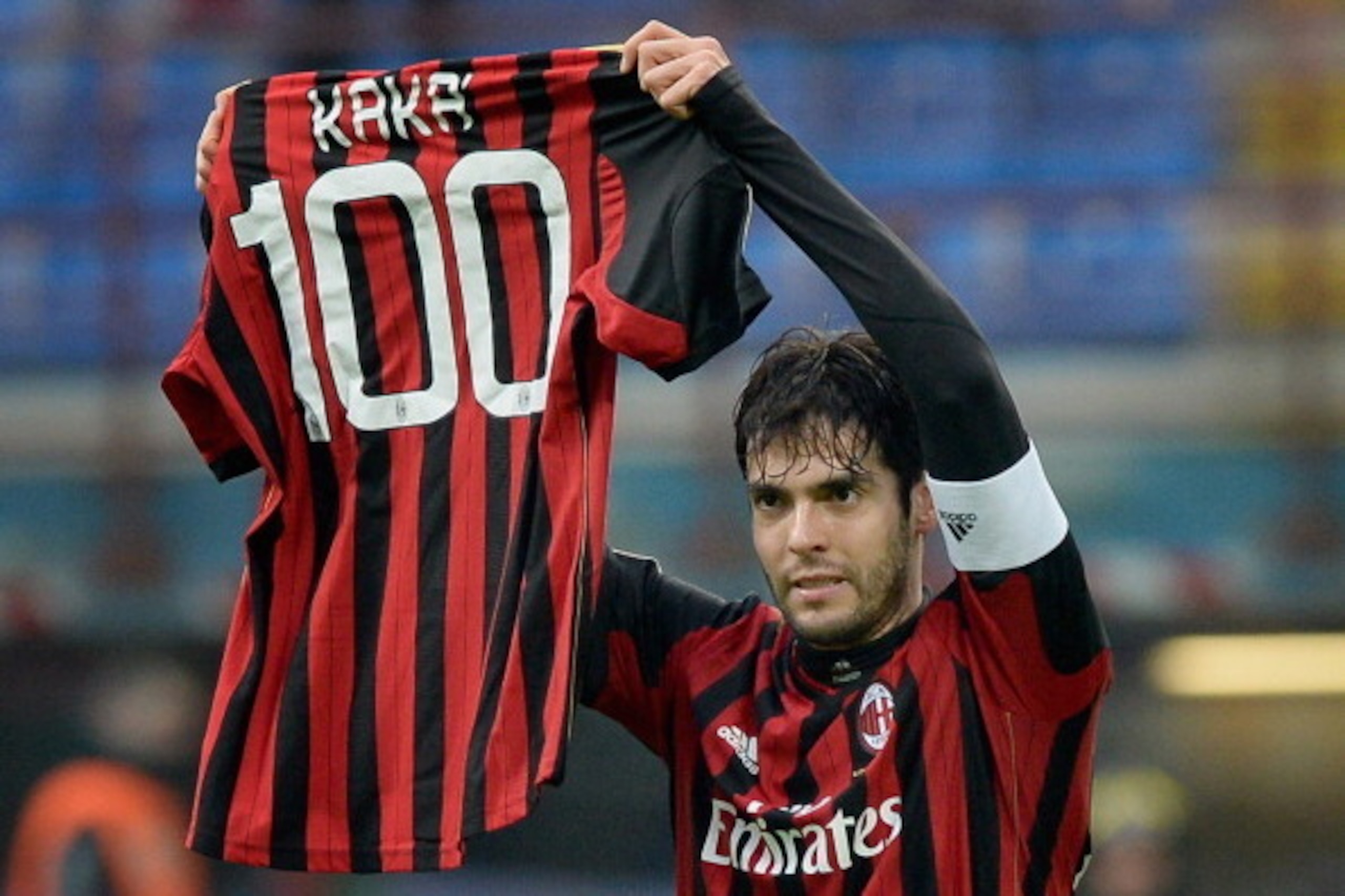 MILAN, ITALY - JANUARY 06:  Kaka of AC Milan celebrates scoring his 100th goal for the club during the Serie A match between AC Milan and Atalanta BC at San Siro Stadium on January 6, 2014 in Milan, Italy.  (Photo by Claudio Villa/Getty Images)