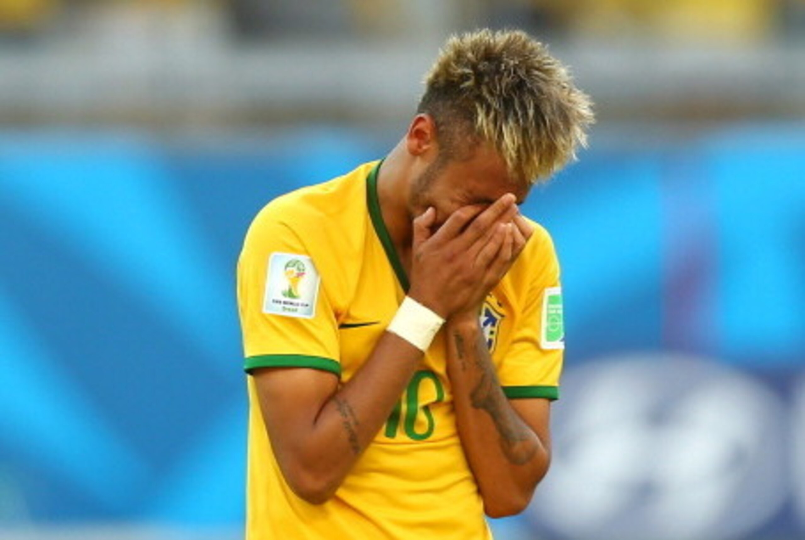 BELO HORIZONTE, BRAZIL - JUNE 28: Neymar of Brazil reacts after defeating Chile in a penalty shootout during the 2014 FIFA World Cup Brazil round of 16 match between Brazil and Chile at Estadio Mineirao on June 28, 2014 in Belo Horizonte, Brazil. (Photo BELO HORIZONTE, BRAZIL - JUNE 28: Neymar of Brazil reacts after defeating Chile in a penalty shootout during the 2014 FIFA World Cup Brazil round of 16 match between Brazil and Chile at Estadio Mineirao on June 28, 2014 in Belo Horizonte, Brazil. (Photo