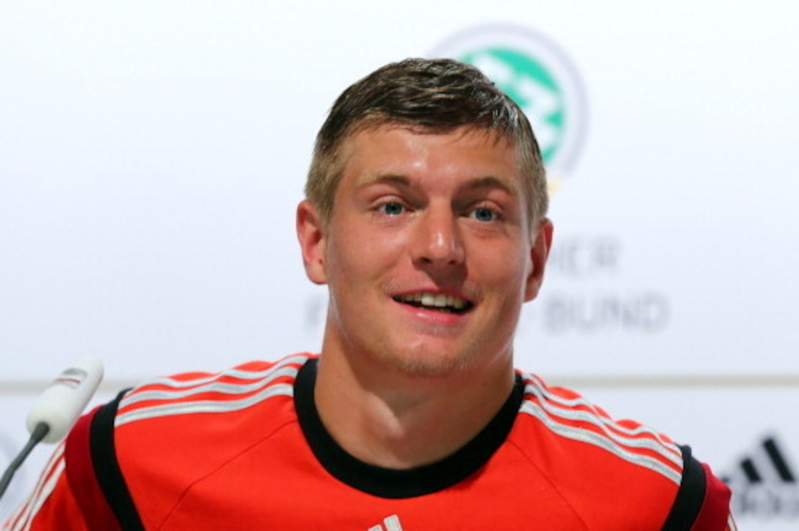 SANTO ANDRE, BRAZIL - JUNE 18: Toni Kroos of Germany talks to the media during the German national team press conference at Campo Bahia on June 18, 2014 in Santo Andre, Brazil. (Photo by Martin Rose/Getty Images) SANTO ANDRE, BRAZIL - JUNE 18: Toni Kroos of Germany talks to the media during the German national team press conference at Campo Bahia on June 18, 2014 in Santo Andre, Brazil. (Photo by Martin Rose/Getty Images)