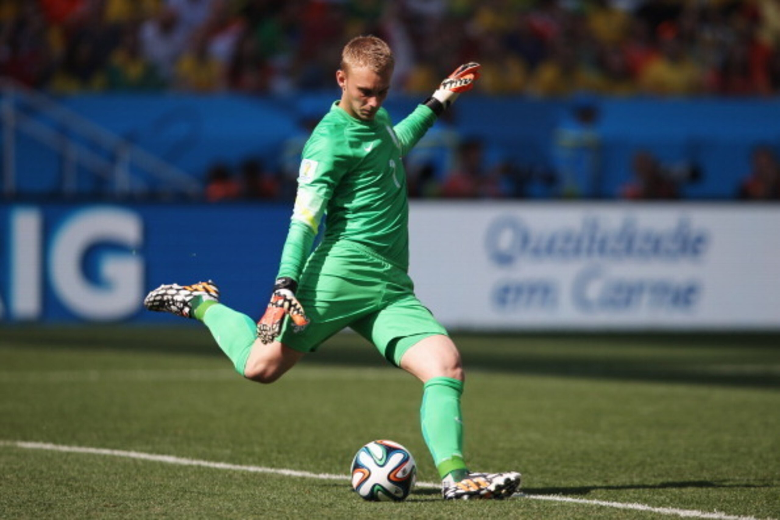 SAO PAULO, BRAZIL - JUNE 23:  Goalkeeper, Jasper Cillessen of the Netherlands in action during the 2014 FIFA World Cup Brazil Group B match between the Netherlands and Chile at Arena de Sao Paulo on June 23, 2014 in Sao Paulo, Brazil.  (Photo by Dean Mouh