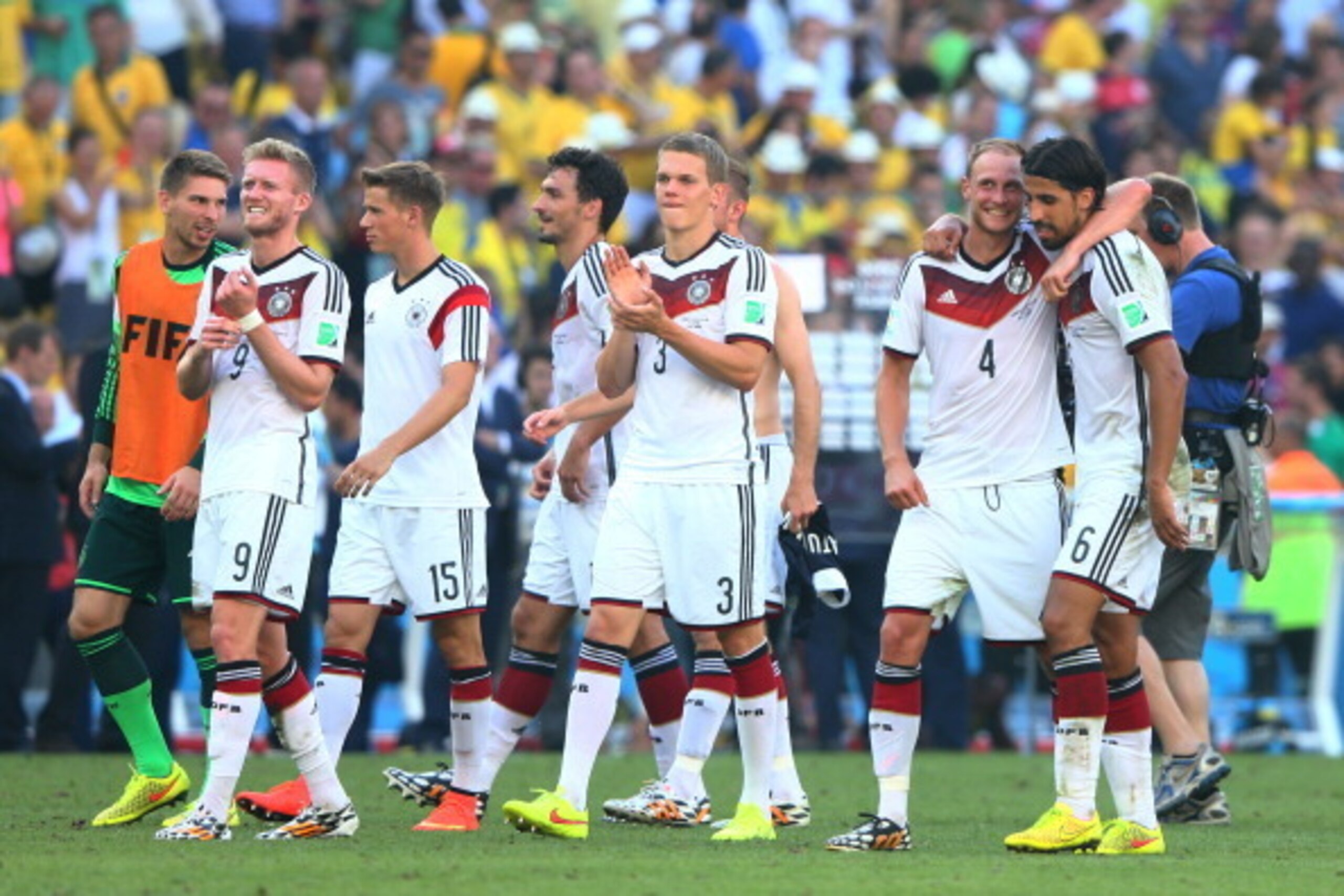 RIO DE JANEIRO, BRAZIL - JULY 04: Germany players acknowledge the fans after defeating France 1-0 in the 2014 FIFA World Cup Brazil Quarter Final match between France and Germany at Maracana on July 4, 2014 in Rio de Janeiro, Brazil. (Photo by Jamie Squ RIO DE JANEIRO, BRAZIL - JULY 04: Germany players acknowledge the fans after defeating France 1-0 in the 2014 FIFA World Cup Brazil Quarter Final match between France and Germany at Maracana on July 4, 2014 in Rio de Janeiro, Brazil. (Photo by Jamie Squ
