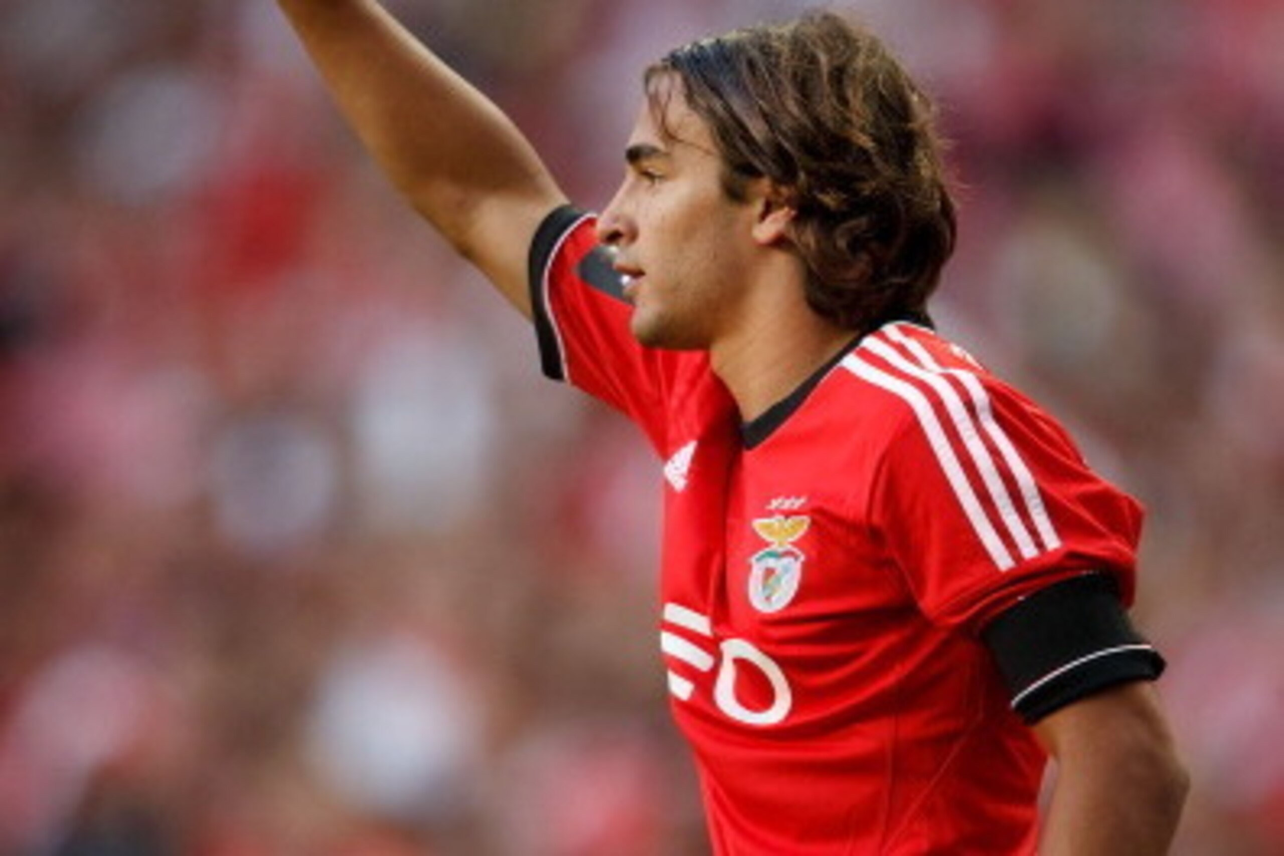 LISBON, PORTUGAL - AUGUST 03:  Lazar Markovic of SL Benfica claims for a fault during the Eusebio Cup match between SL Benfica and Sao Paulo FC at Estadio Da Luz on August 3, 2013 in Lisbon, Portugal.  (Photo by Gonzalo Arroyo Moreno/Getty Images)