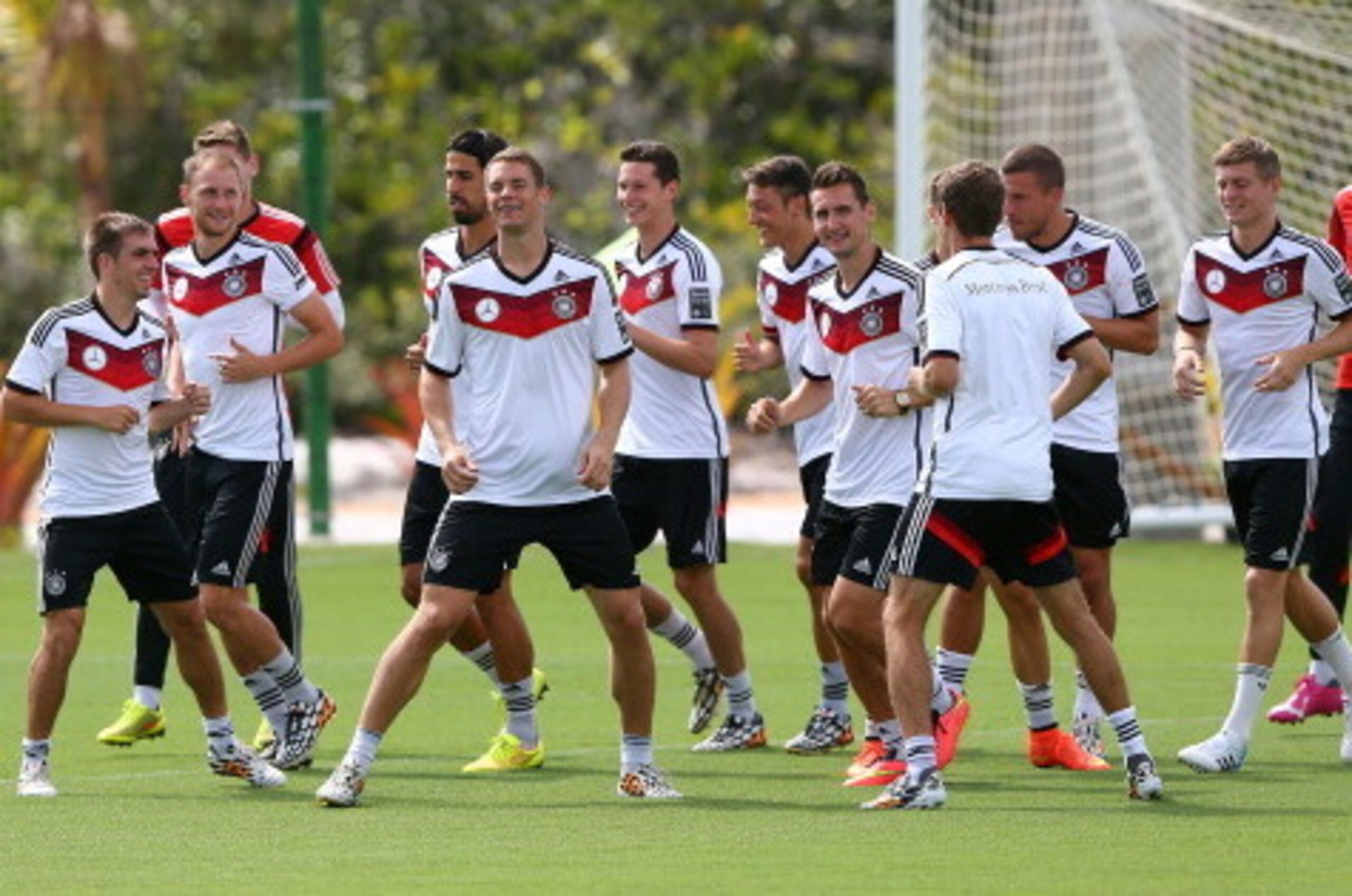 SANTO ANDRE, BRAZIL - JULY 05:  Team members of Germny runs during the German national team training at Campo Bahia on July 5, 2014 in Santo Andre, Brazil.  (Photo by Martin Rose/Getty Images)